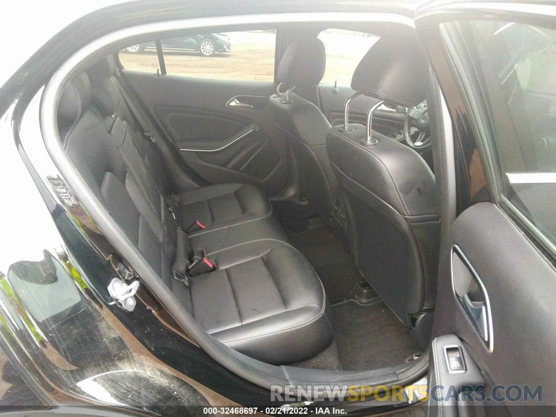 8 fotografías del automóvil dañado WDCTG4EB3LU023287 MERCEDES-BENZ GLA 2020