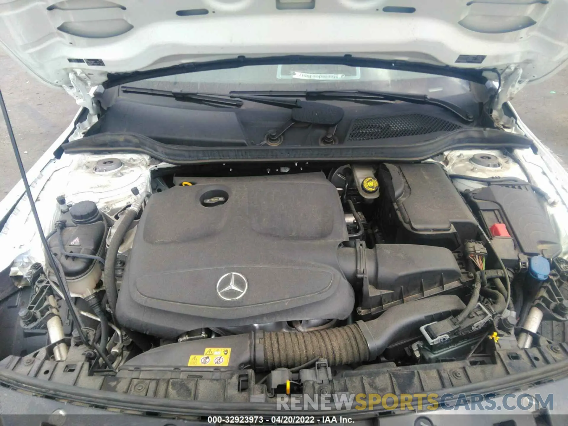 10 fotografías del automóvil dañado WDCTG4EB4LJ690239 MERCEDES-BENZ GLA 2020