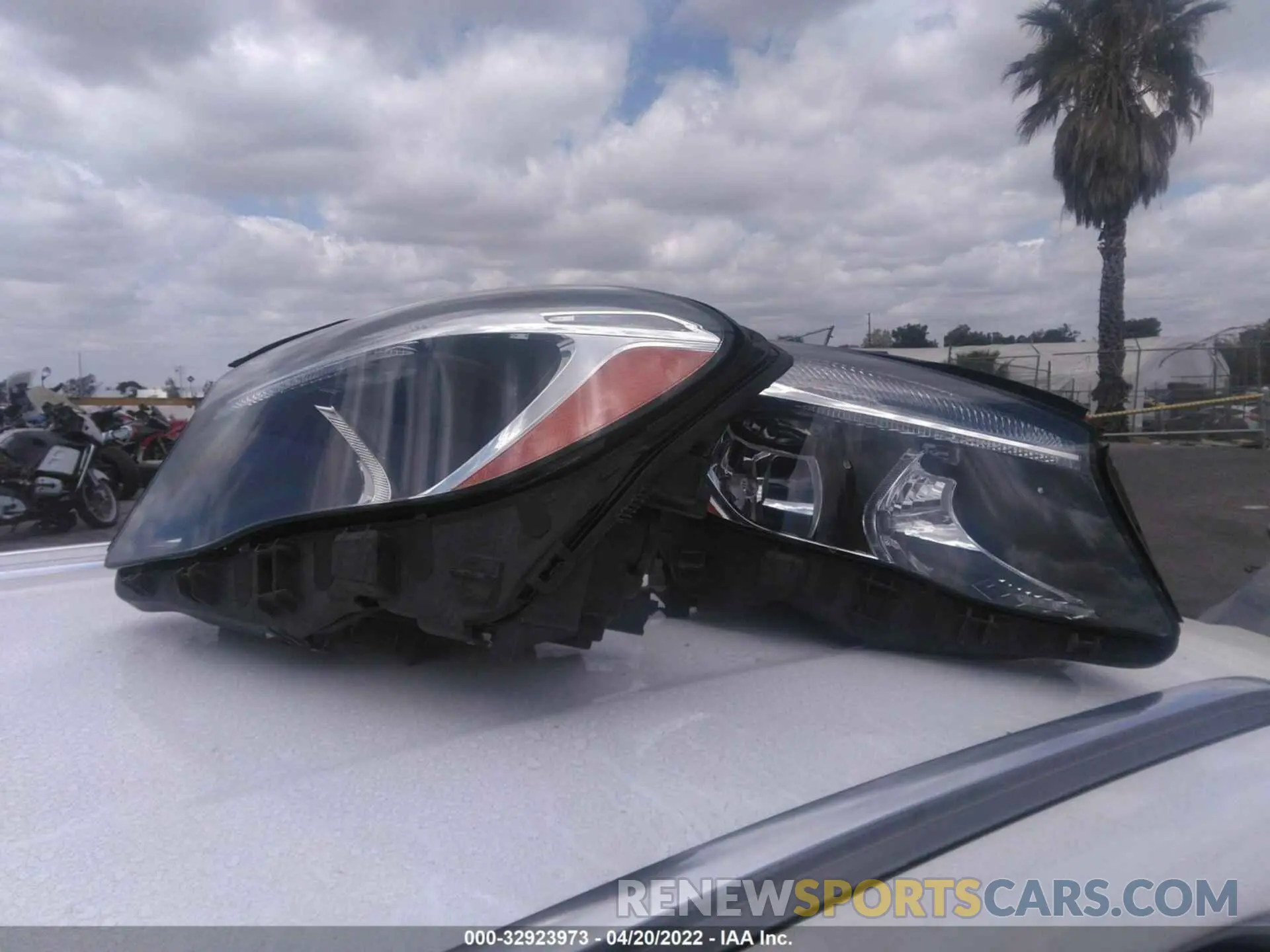 12 fotografías del automóvil dañado WDCTG4EB4LJ690239 MERCEDES-BENZ GLA 2020