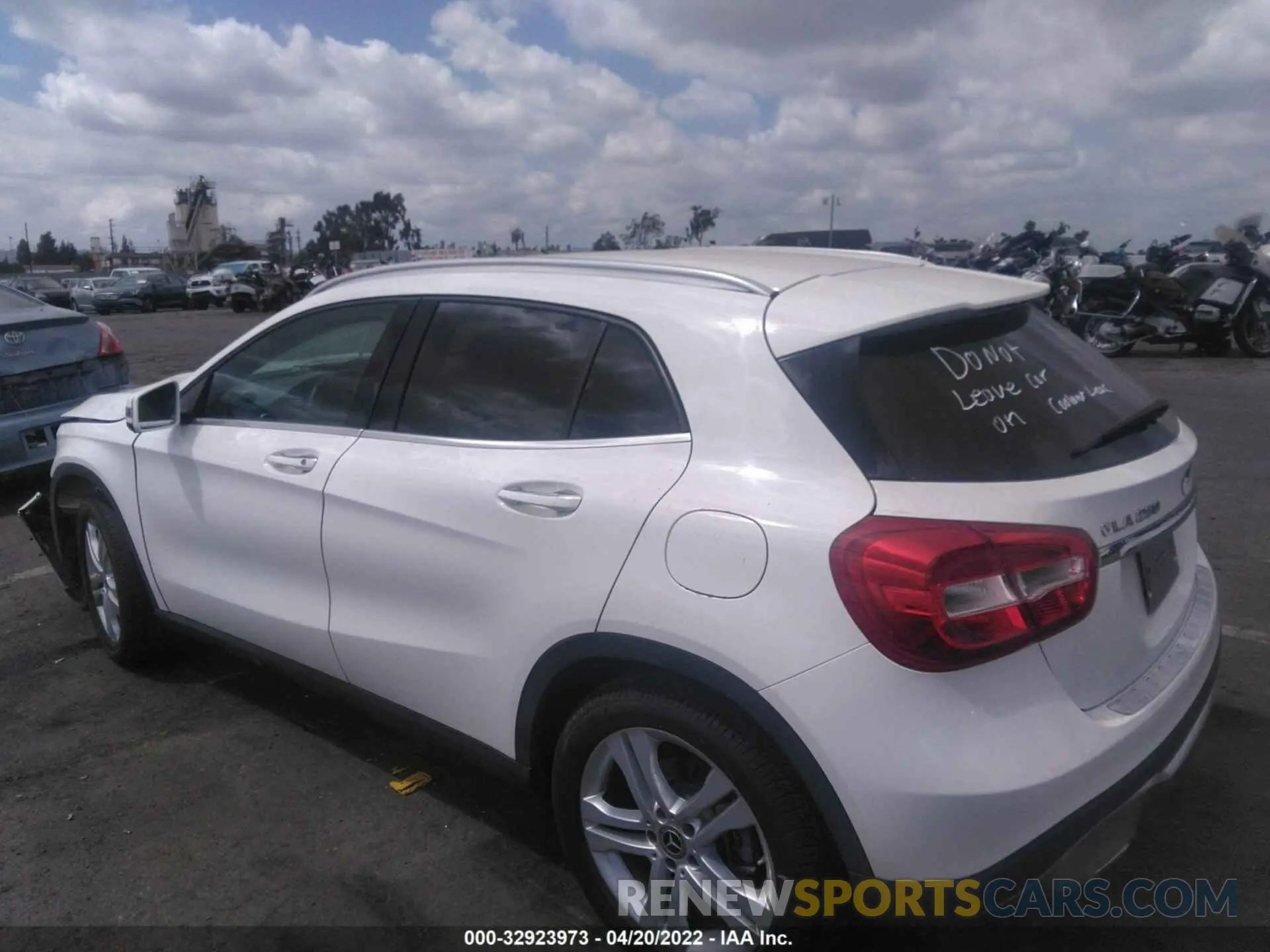 3 fotografías del automóvil dañado WDCTG4EB4LJ690239 MERCEDES-BENZ GLA 2020
