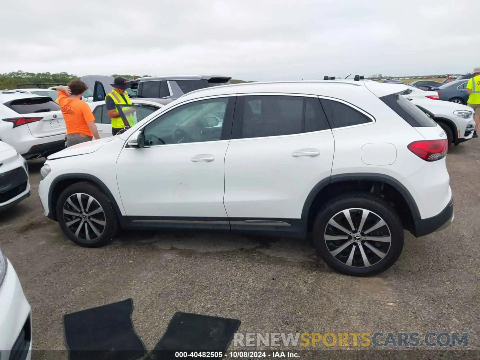 14 fotografías del automóvil dañado W1N4N4HB8PJ501943 MERCEDES-BENZ GLA 2023