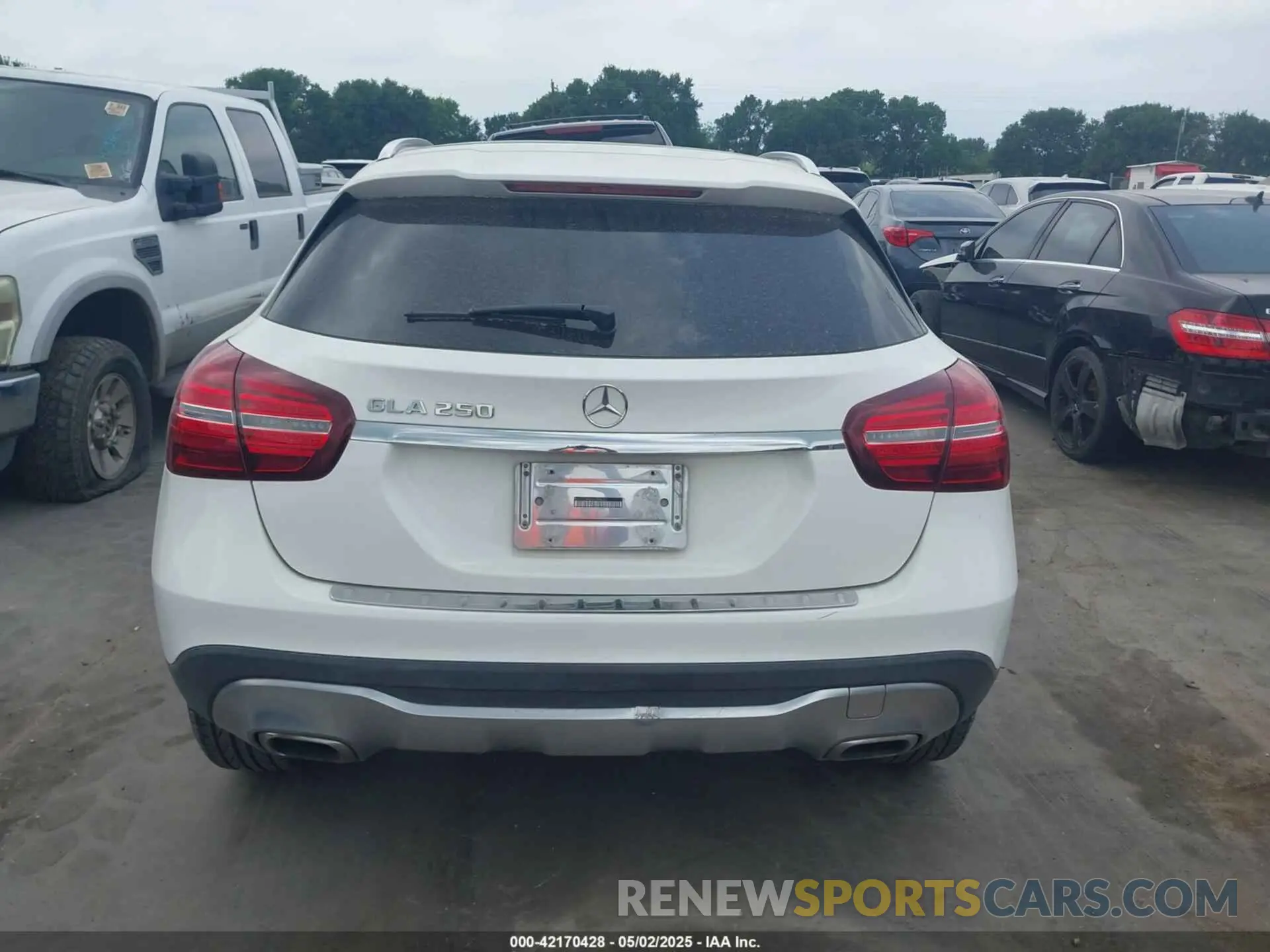 16 fotografías del automóvil dañado WDCTG4EB0KU000628 MERCEDES-BENZ GLA 250 2019