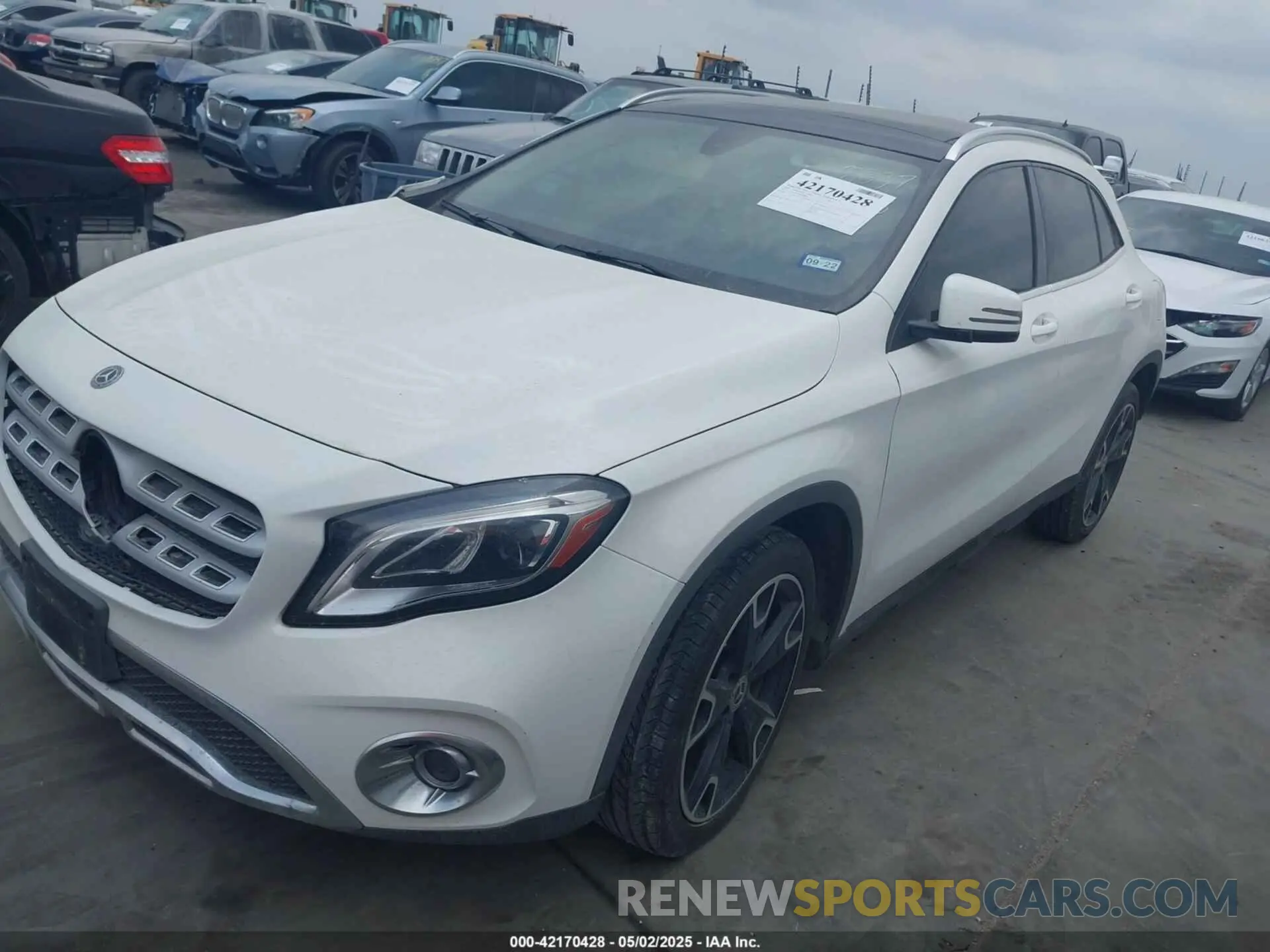 2 fotografías del automóvil dañado WDCTG4EB0KU000628 MERCEDES-BENZ GLA 250 2019