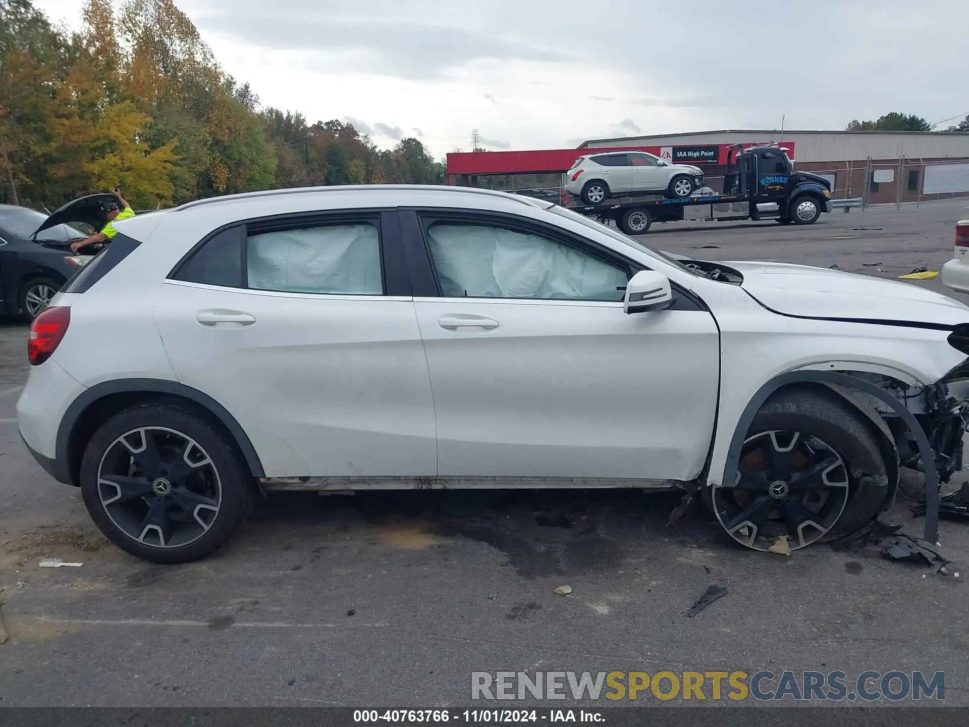 13 fotografías del automóvil dañado WDCTG4EB1KJ550485 MERCEDES-BENZ GLA 250 2019