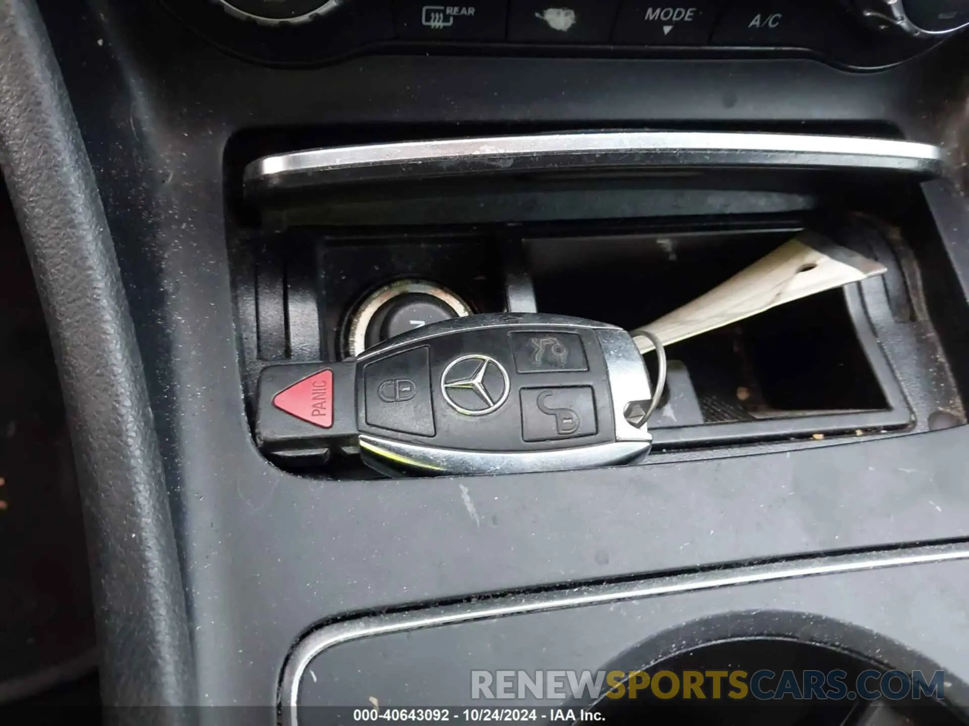 11 fotografías del automóvil dañado WDCTG4EB2KJ579204 MERCEDES-BENZ GLA 250 2019