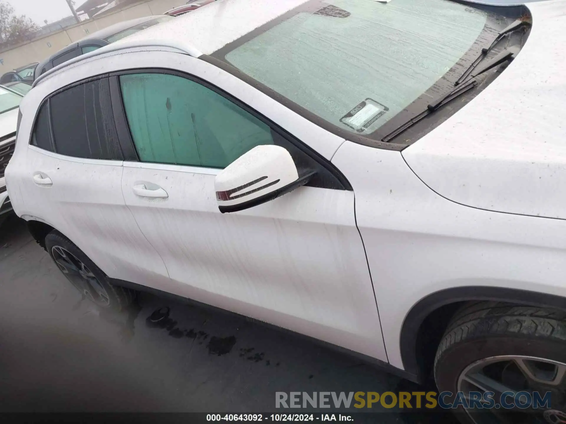 14 fotografías del automóvil dañado WDCTG4EB2KJ579204 MERCEDES-BENZ GLA 250 2019