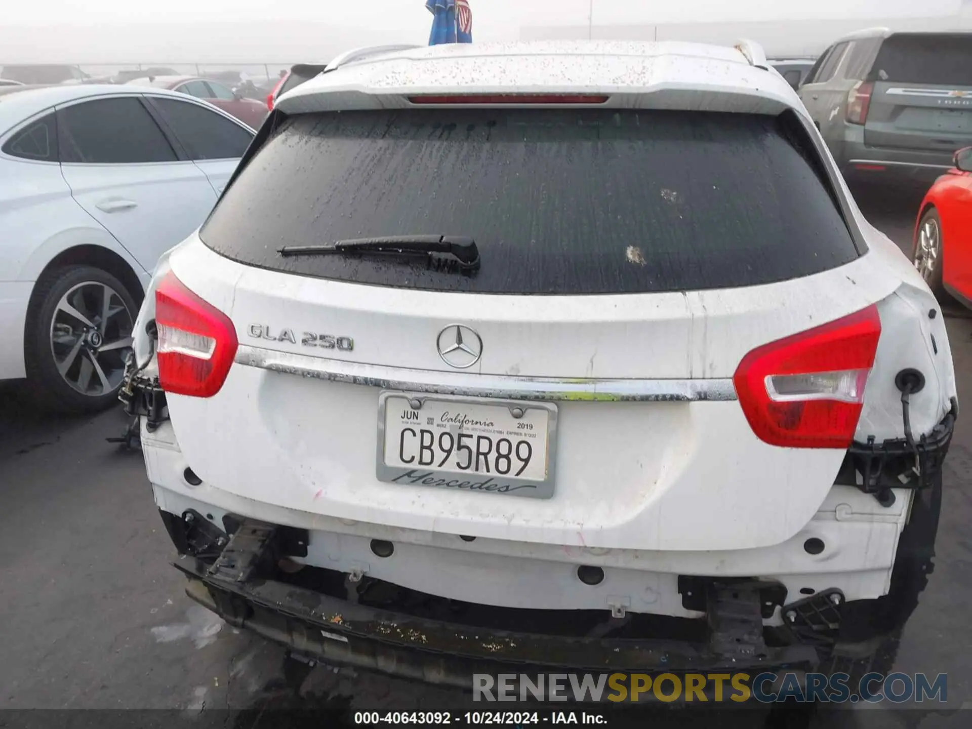 17 fotografías del automóvil dañado WDCTG4EB2KJ579204 MERCEDES-BENZ GLA 250 2019