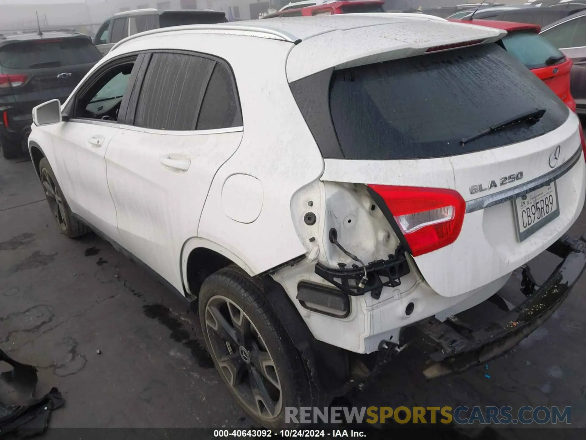 3 fotografías del automóvil dañado WDCTG4EB2KJ579204 MERCEDES-BENZ GLA 250 2019