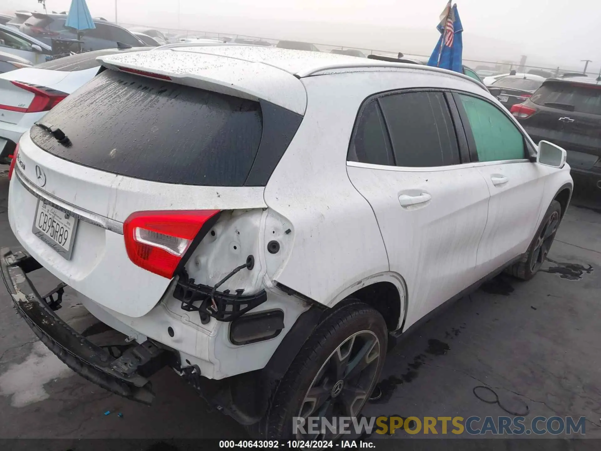4 fotografías del automóvil dañado WDCTG4EB2KJ579204 MERCEDES-BENZ GLA 250 2019
