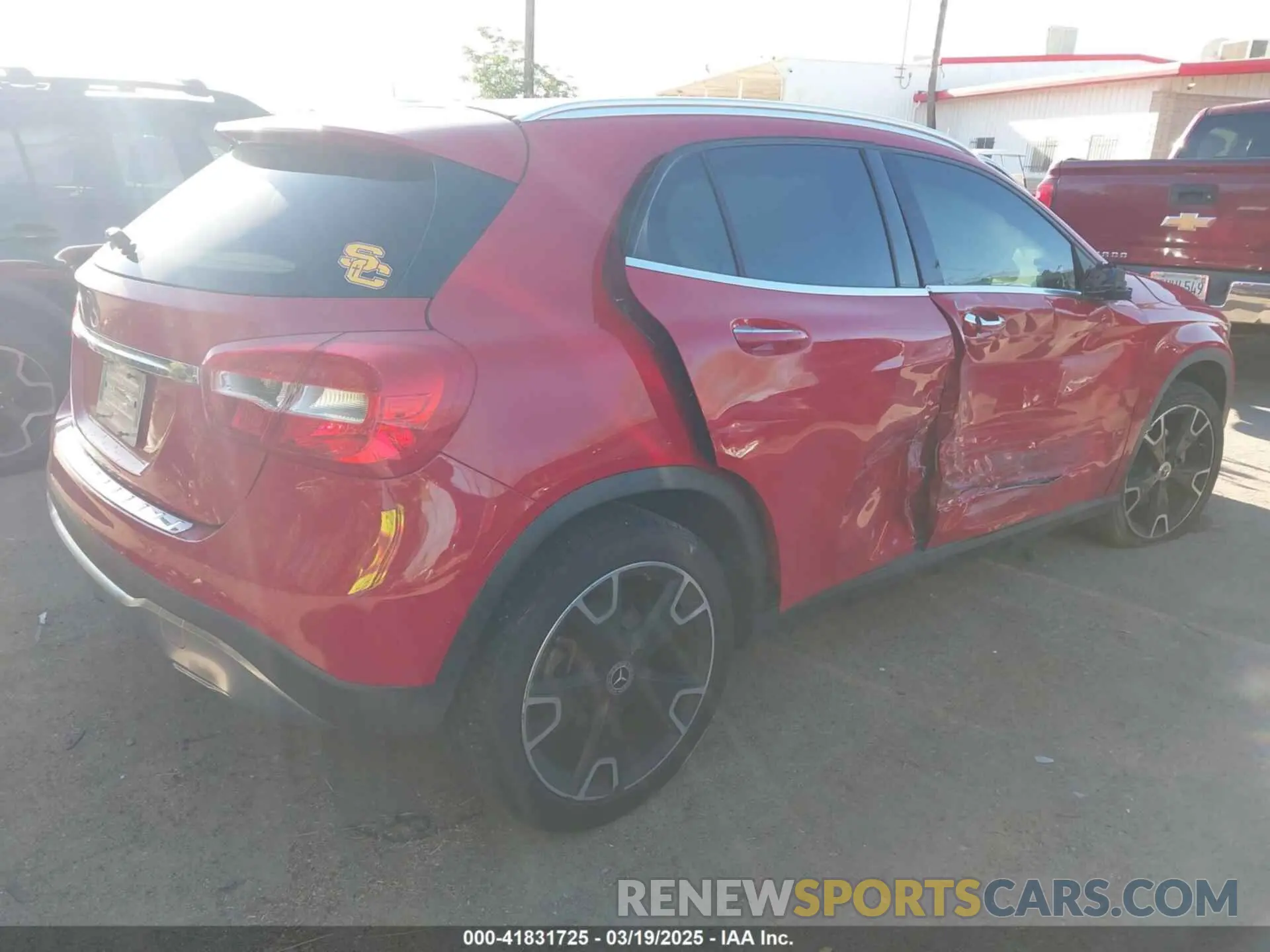 4 fotografías del automóvil dañado WDCTG4EB3KJ548057 MERCEDES-BENZ GLA 250 2019