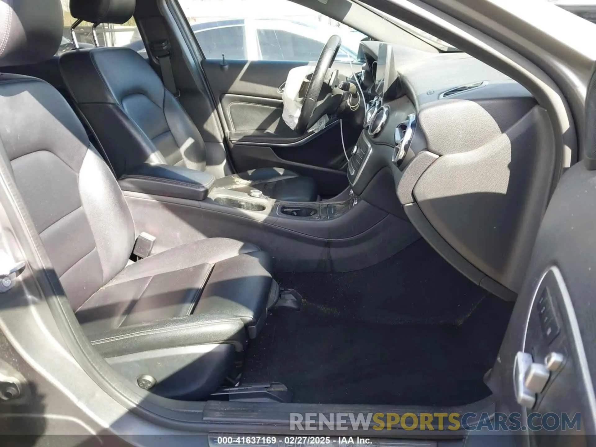 5 fotografías del automóvil dañado WDCTG4EB3KJ620763 MERCEDES-BENZ GLA 250 2019