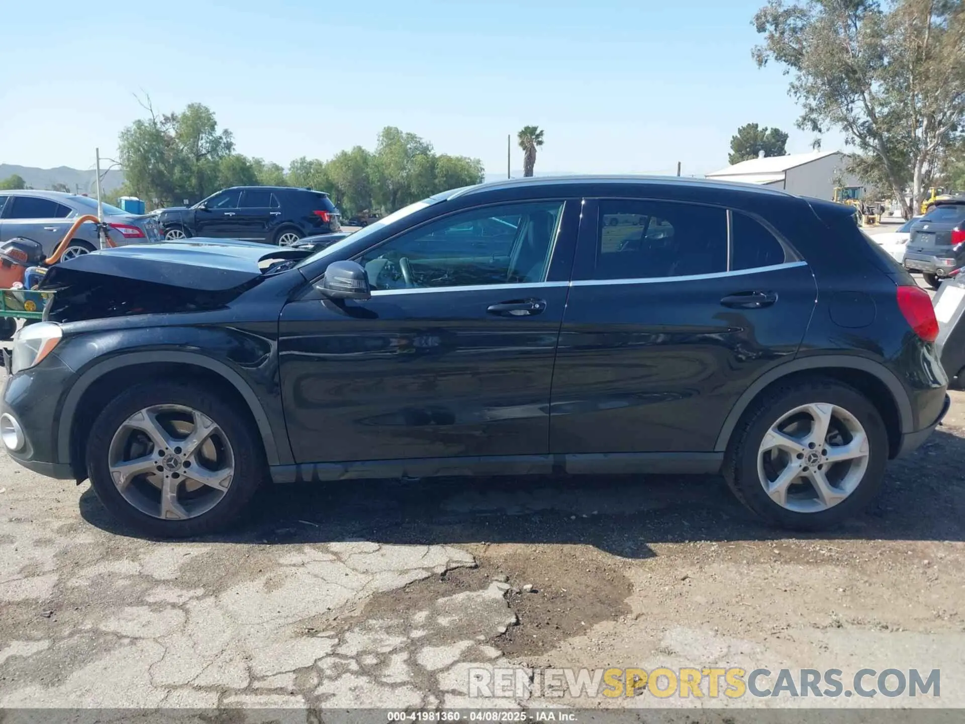 14 fotografías del automóvil dañado WDCTG4EB3KU011252 MERCEDES-BENZ GLA 250 2019