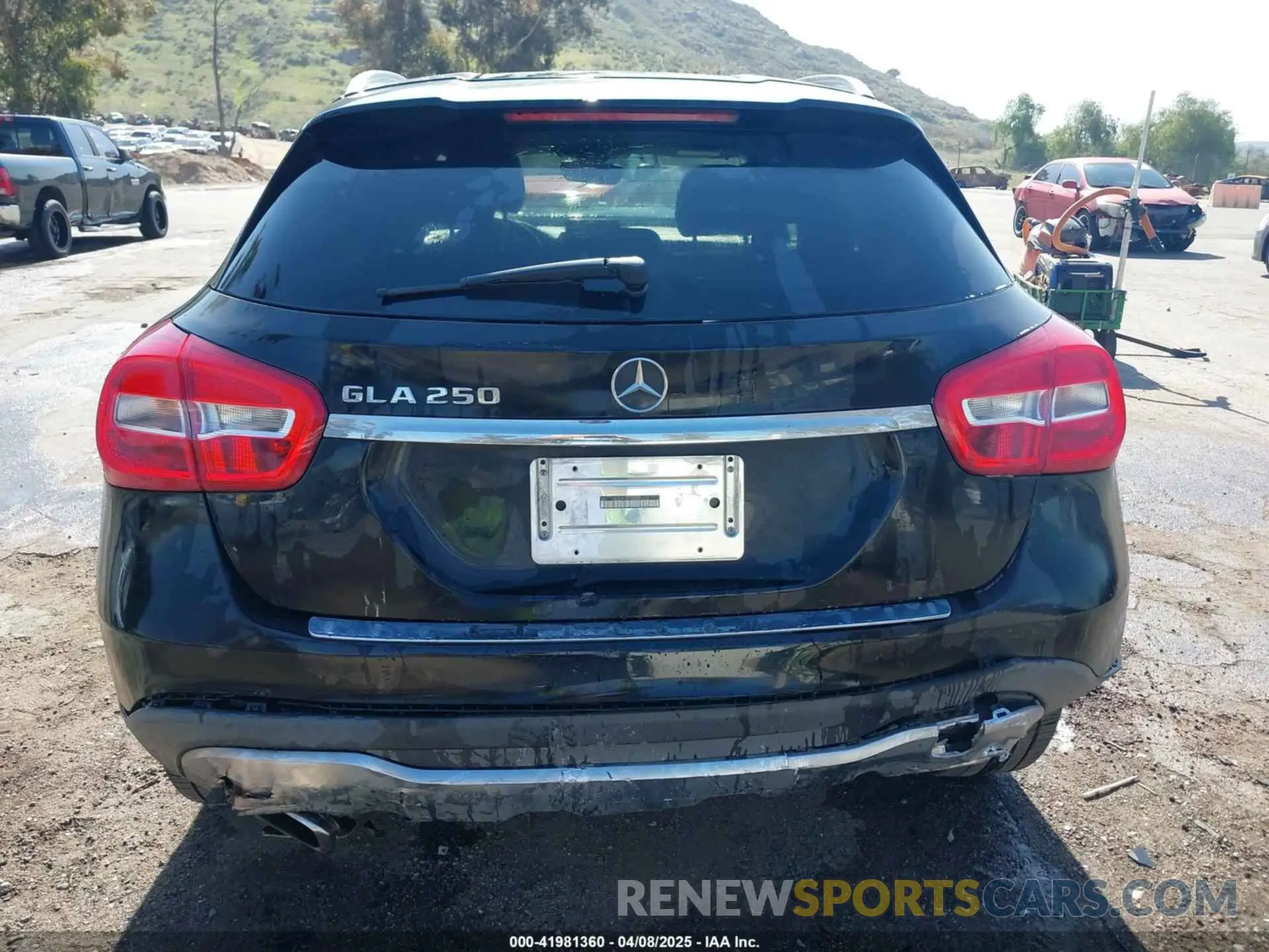 16 fotografías del automóvil dañado WDCTG4EB3KU011252 MERCEDES-BENZ GLA 250 2019