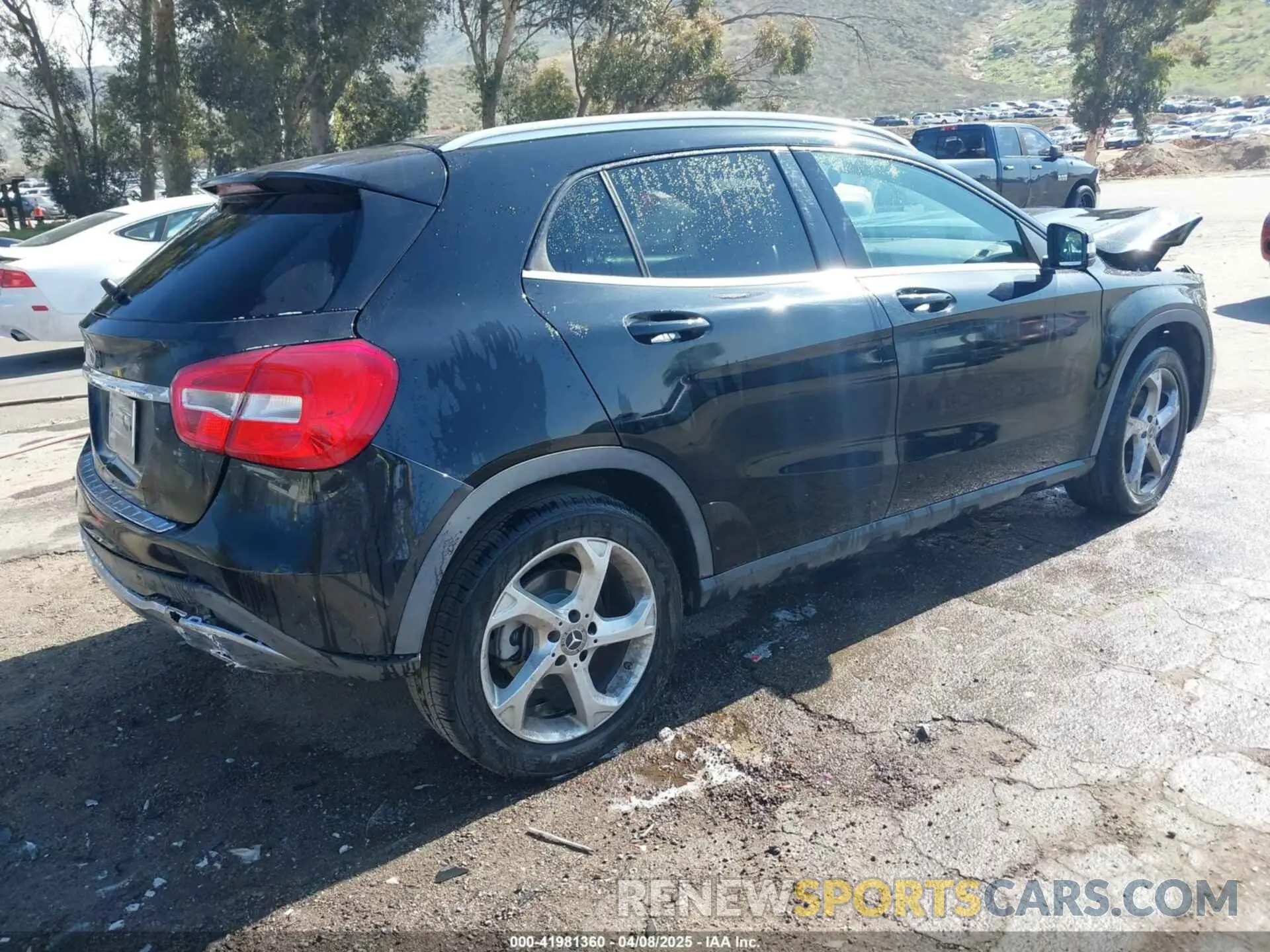 4 fotografías del automóvil dañado WDCTG4EB3KU011252 MERCEDES-BENZ GLA 250 2019