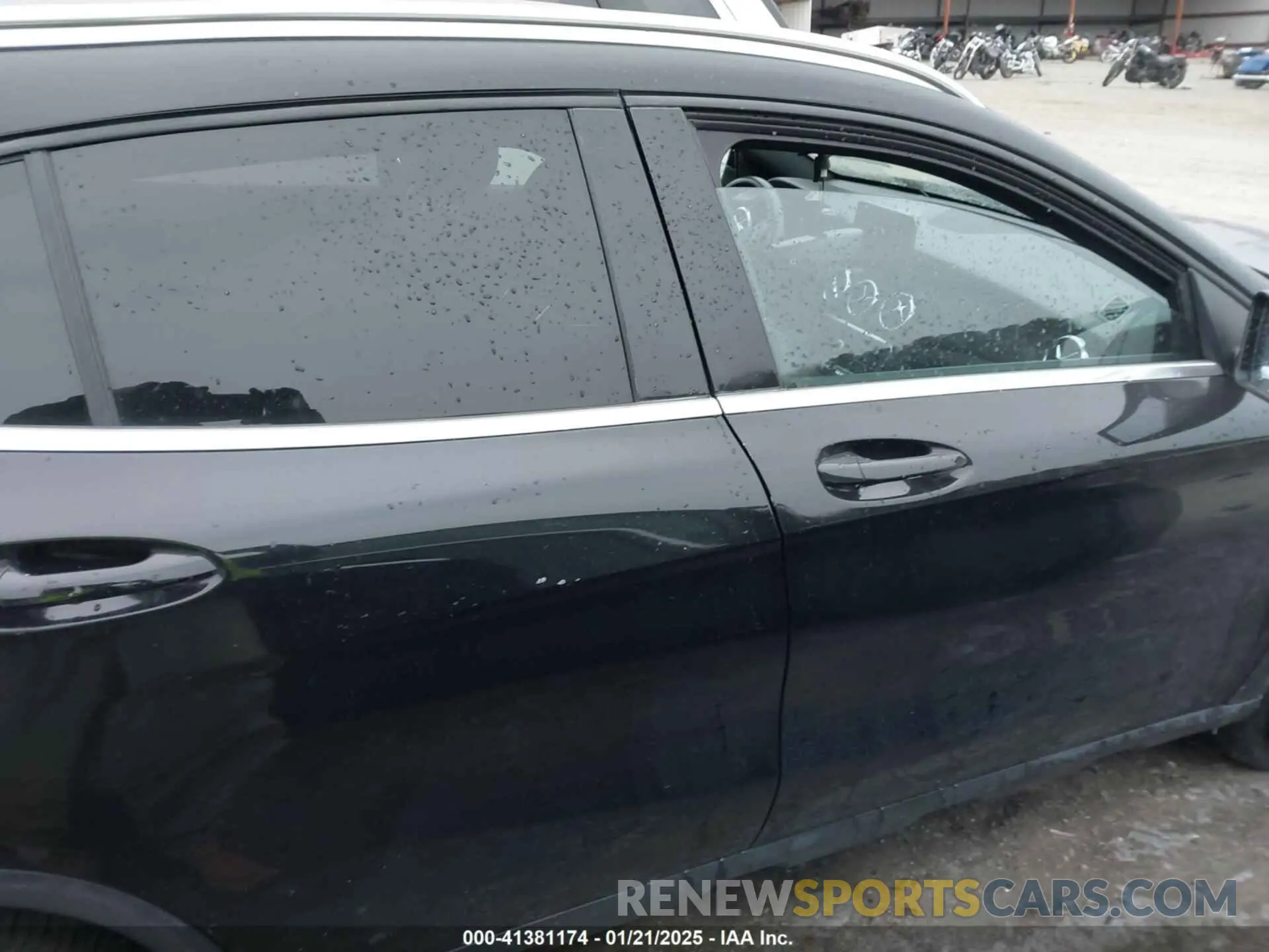 13 fotografías del automóvil dañado WDCTG4EB4KJ612915 MERCEDES-BENZ GLA 250 2019
