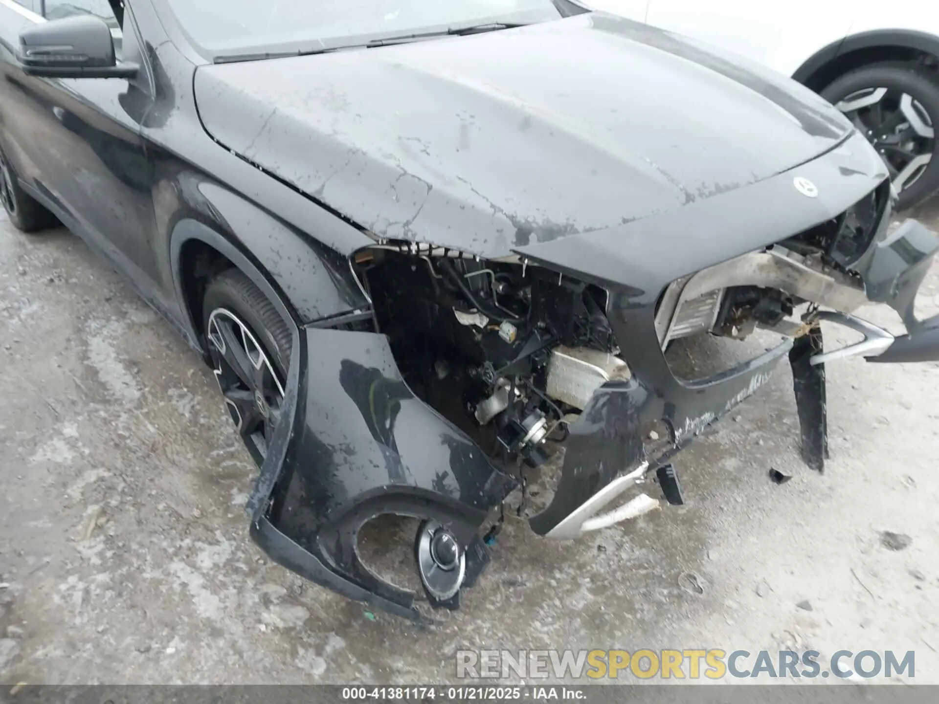 19 fotografías del automóvil dañado WDCTG4EB4KJ612915 MERCEDES-BENZ GLA 250 2019