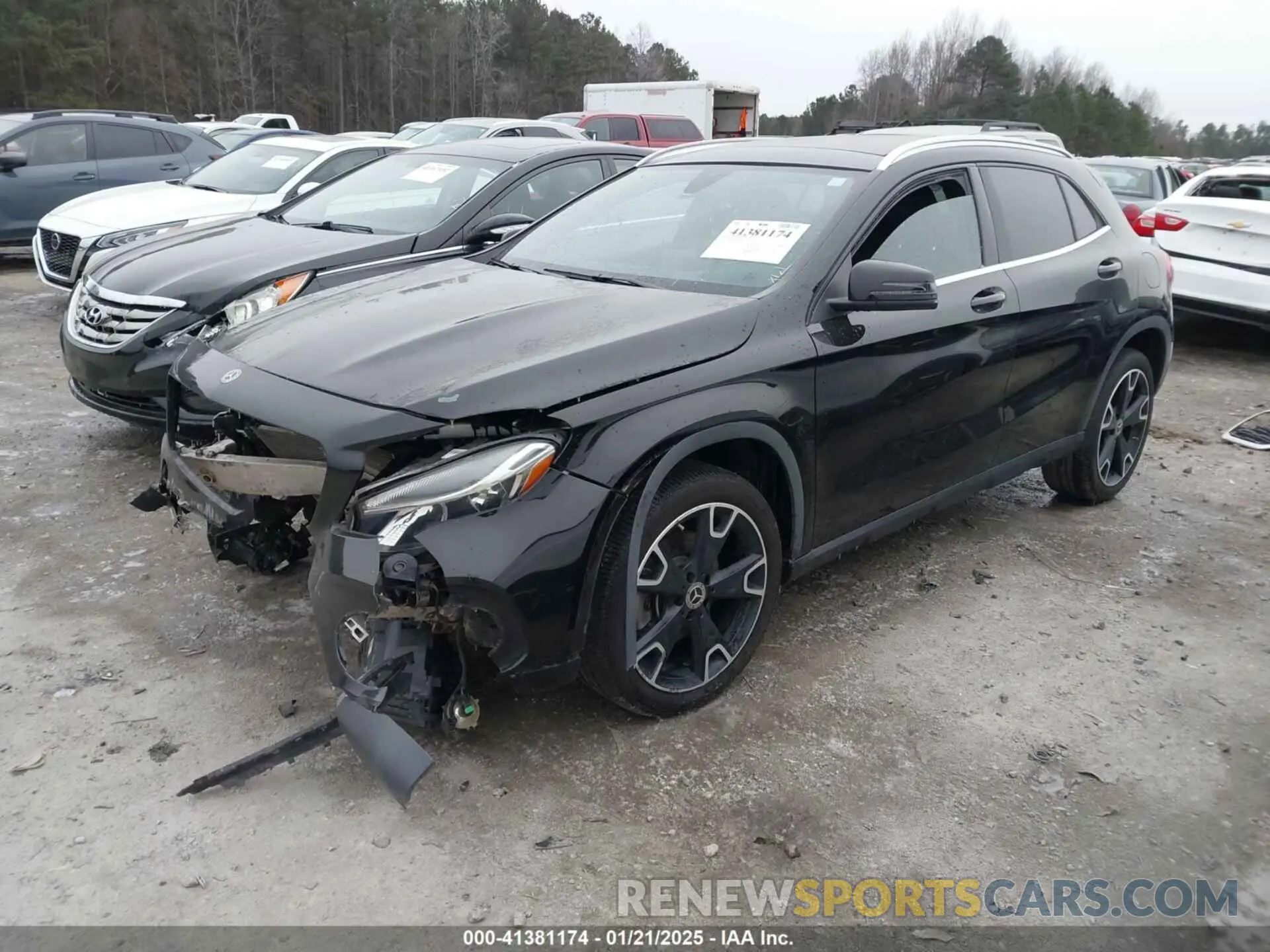 2 fotografías del automóvil dañado WDCTG4EB4KJ612915 MERCEDES-BENZ GLA 250 2019