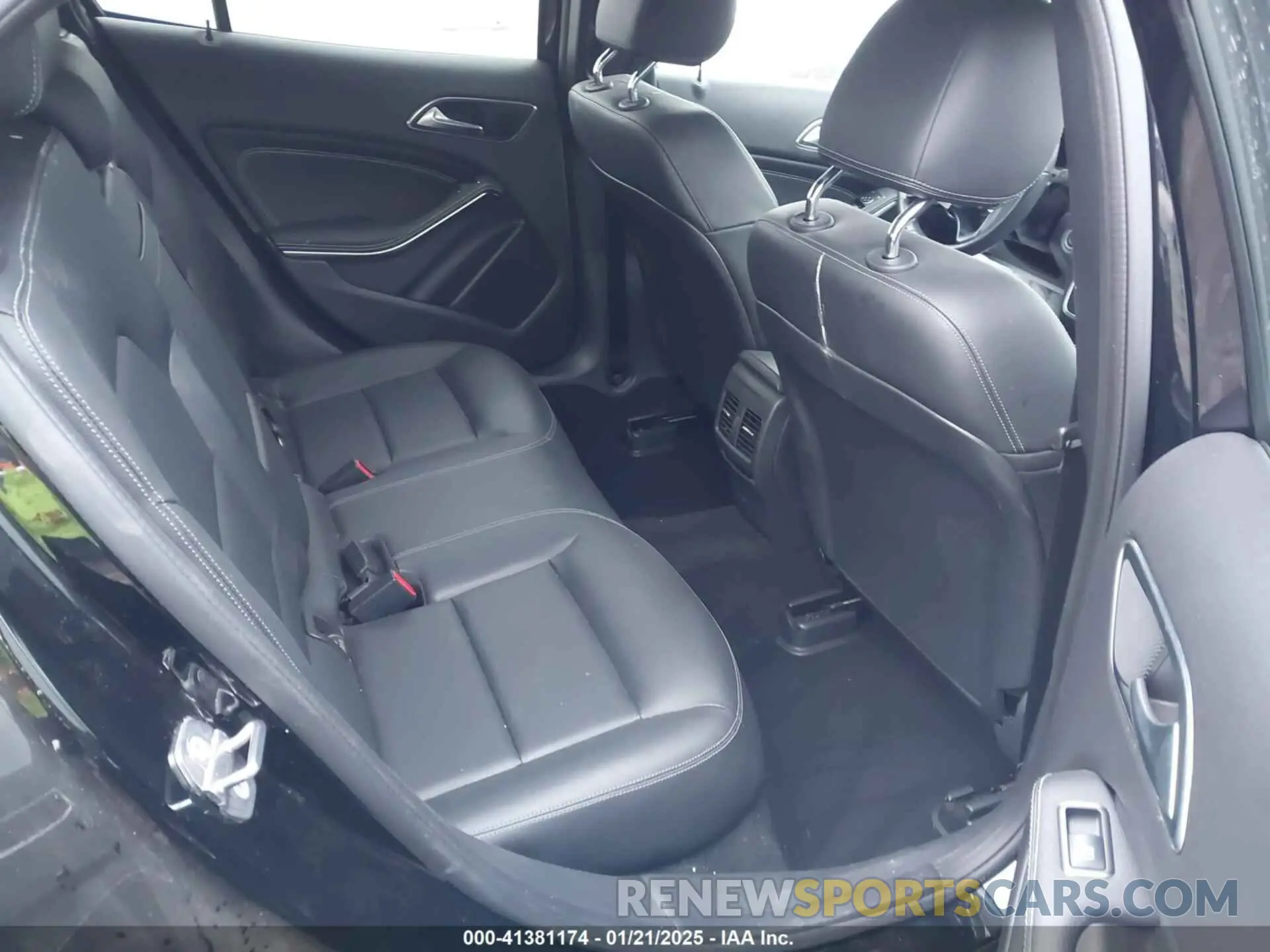 8 fotografías del automóvil dañado WDCTG4EB4KJ612915 MERCEDES-BENZ GLA 250 2019