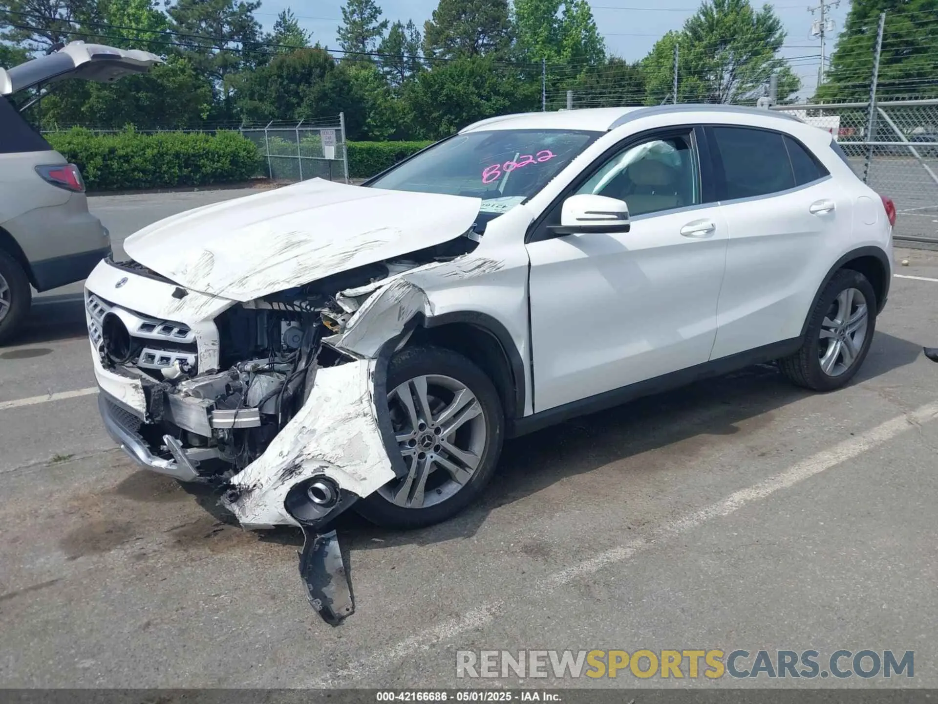 2 fotografías del automóvil dañado WDCTG4EB4KU008022 MERCEDES-BENZ GLA 250 2019