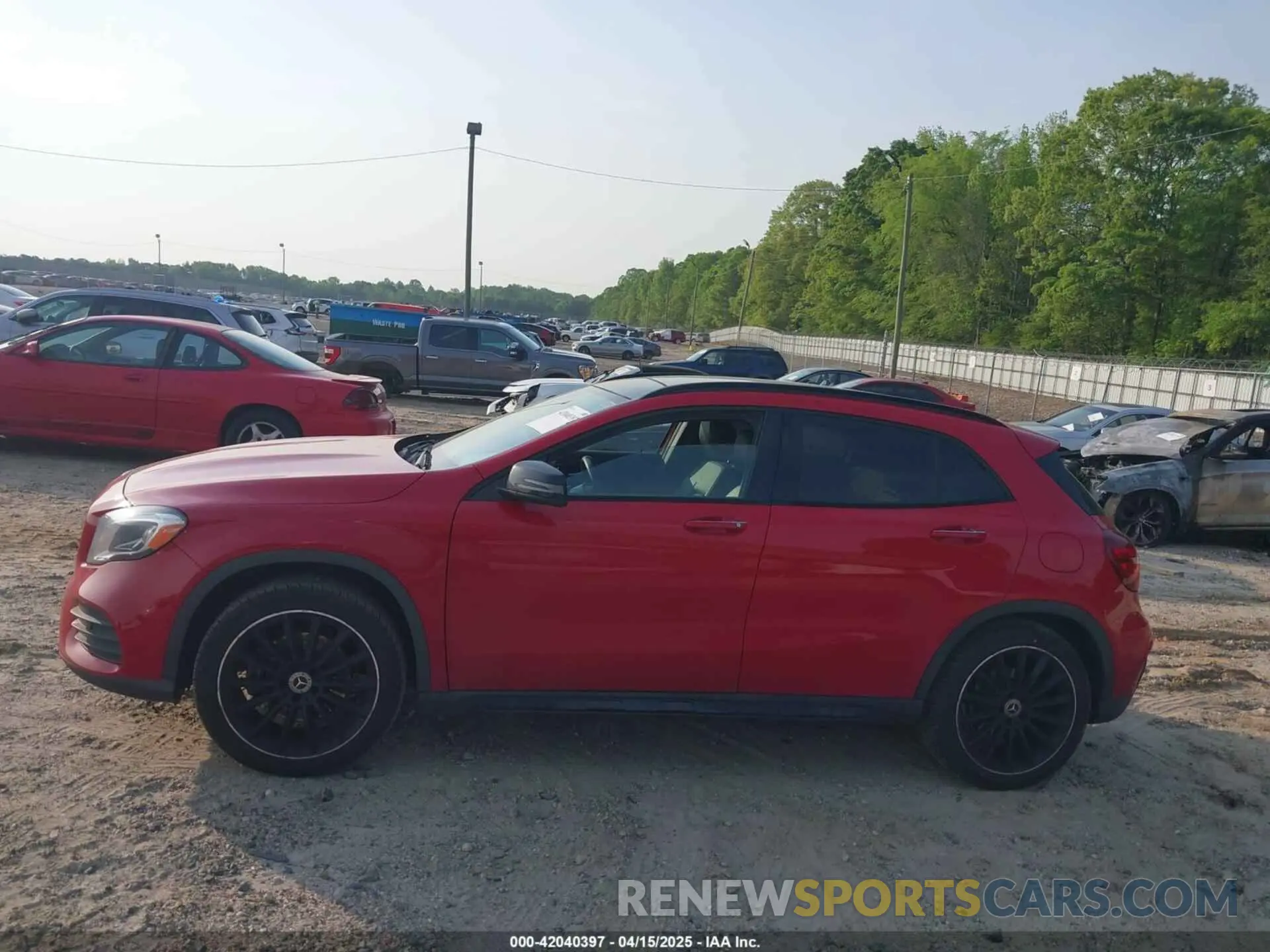 14 fotografías del automóvil dañado WDCTG4EB4KU019036 MERCEDES-BENZ GLA 250 2019