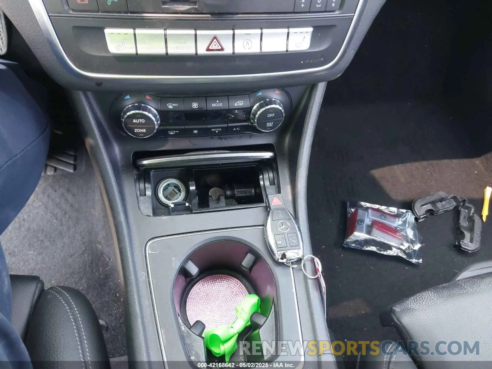 11 fotografías del automóvil dañado WDCTG4EB5KU012256 MERCEDES-BENZ GLA 250 2019