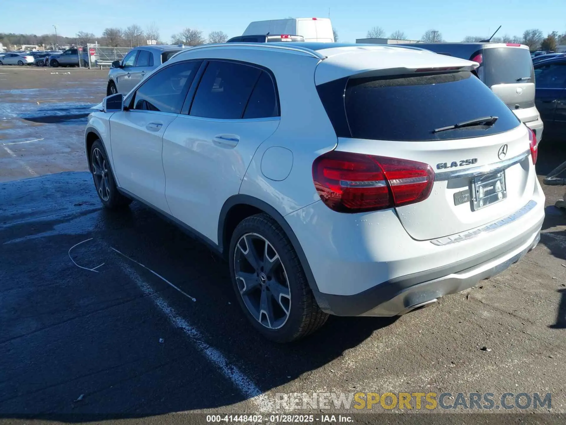 3 fotografías del automóvil dañado WDCTG4EB6KJ550319 MERCEDES-BENZ GLA 250 2019