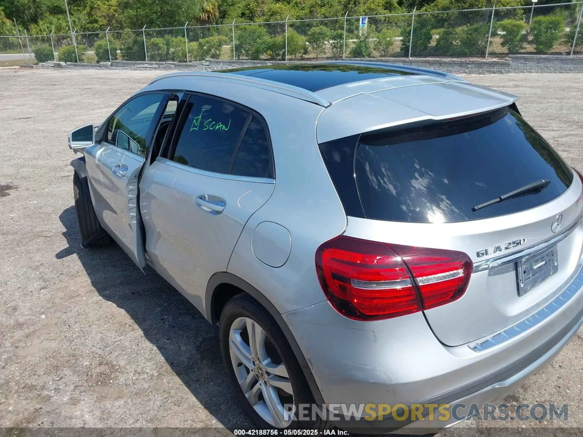 3 fotografías del automóvil dañado WDCTG4EB6KU000469 MERCEDES-BENZ GLA 250 2019
