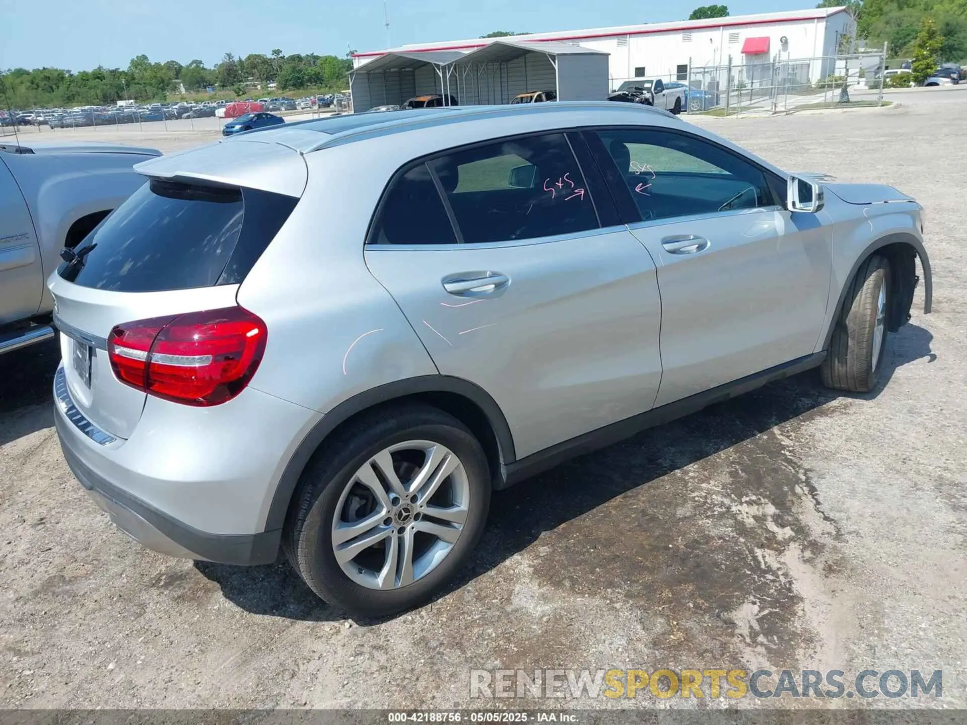 4 fotografías del automóvil dañado WDCTG4EB6KU000469 MERCEDES-BENZ GLA 250 2019