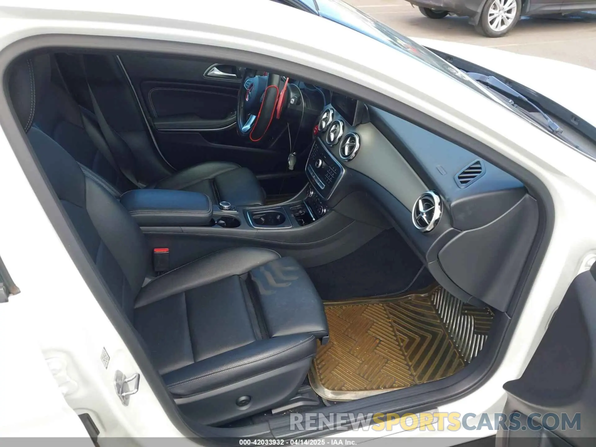 5 fotografías del automóvil dañado WDCTG4EB8KU003406 MERCEDES-BENZ GLA 250 2019