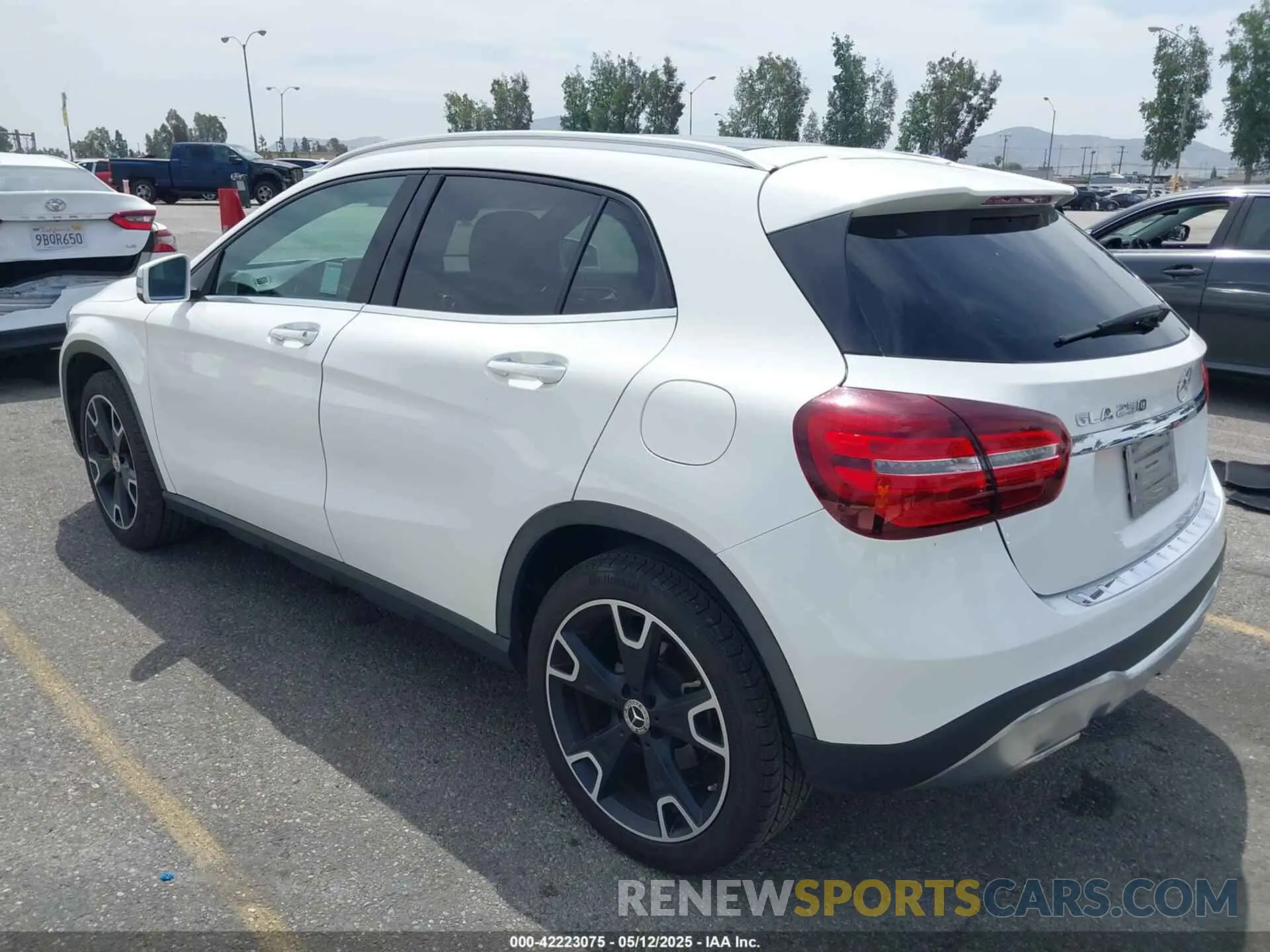3 fotografías del automóvil dañado WDCTG4EB9KJ550931 MERCEDES-BENZ GLA 250 2019