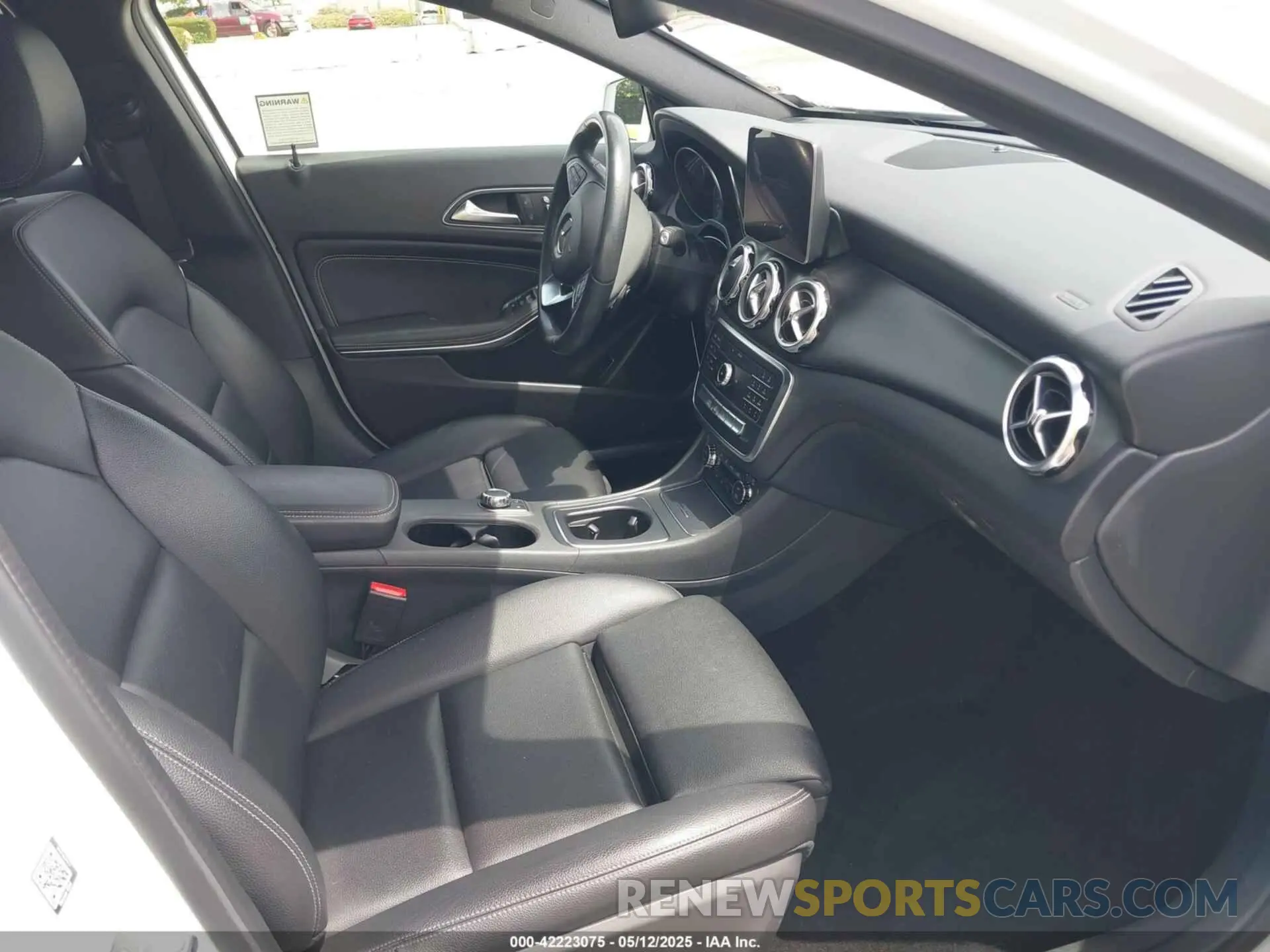 5 fotografías del automóvil dañado WDCTG4EB9KJ550931 MERCEDES-BENZ GLA 250 2019