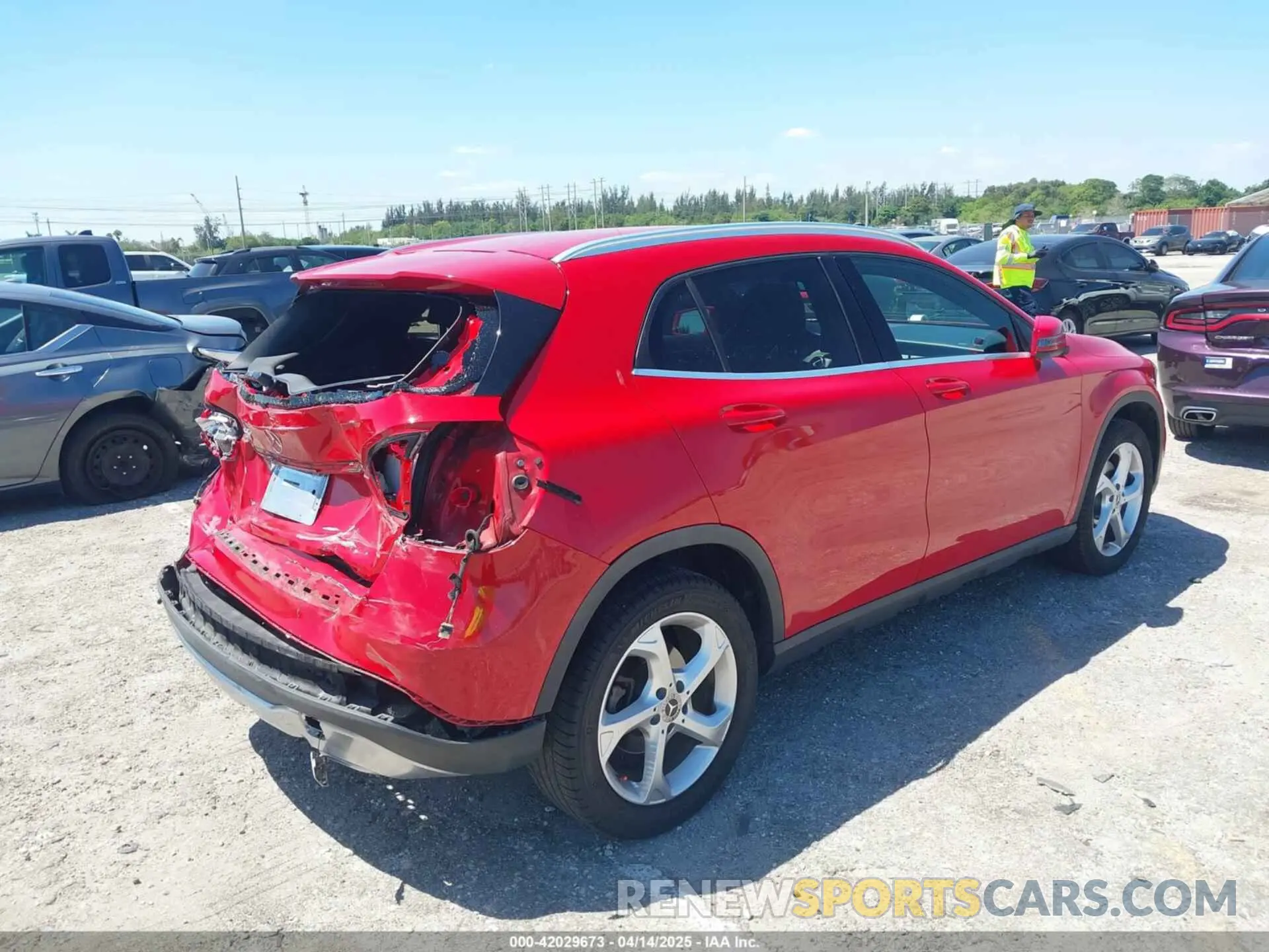 4 fotografías del automóvil dañado WDCTG4EB9KU012244 MERCEDES-BENZ GLA 250 2019