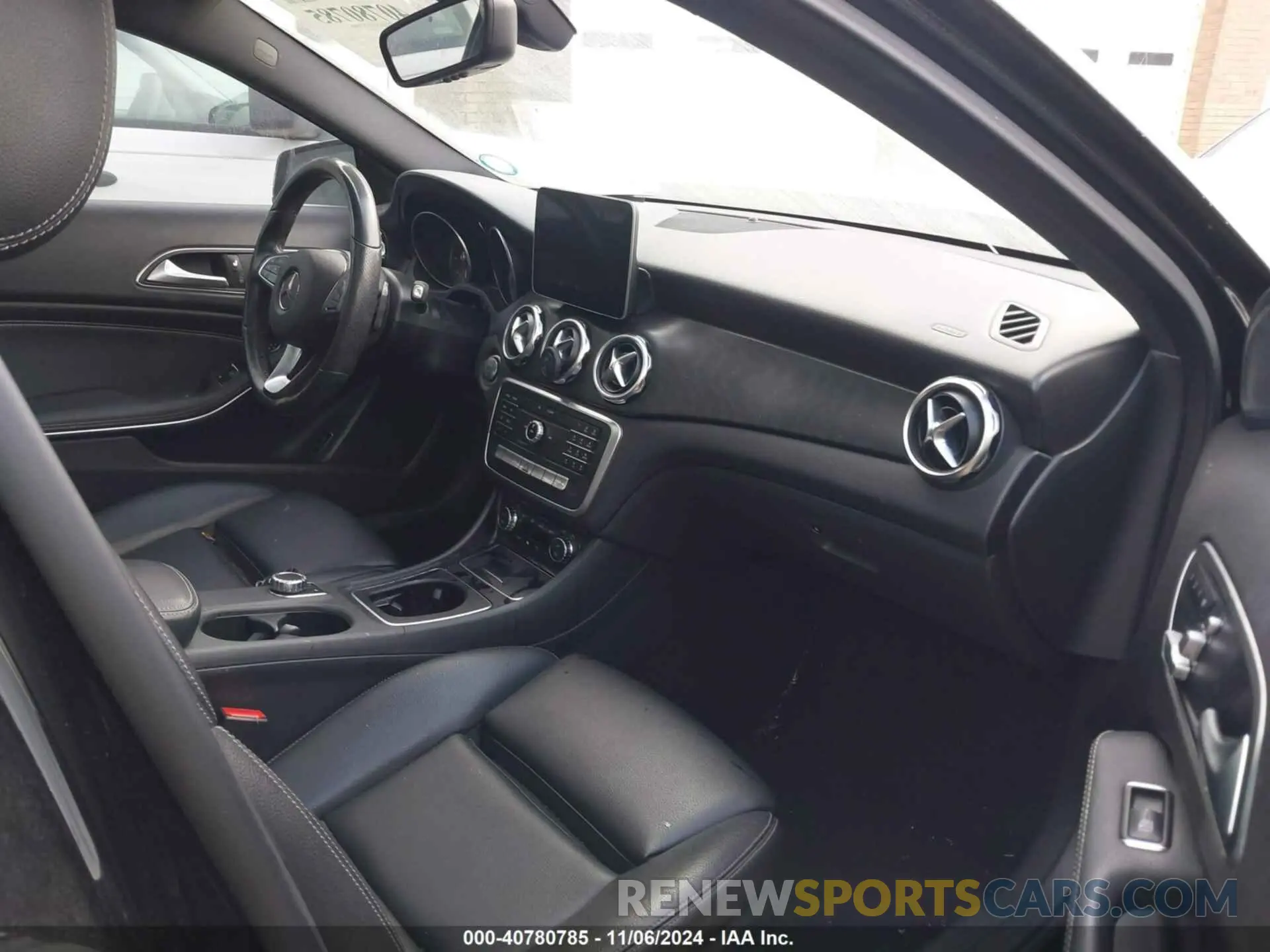 5 fotografías del automóvil dañado WDCTG4EB9KU016195 MERCEDES-BENZ GLA 250 2019