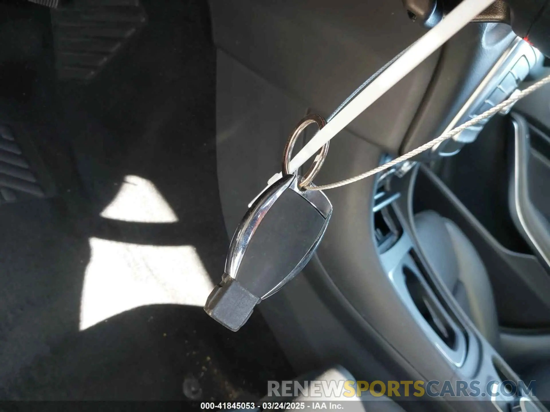 11 fotografías del automóvil dañado WDCTG4GB1KJ549320 MERCEDES-BENZ GLA 250 2019