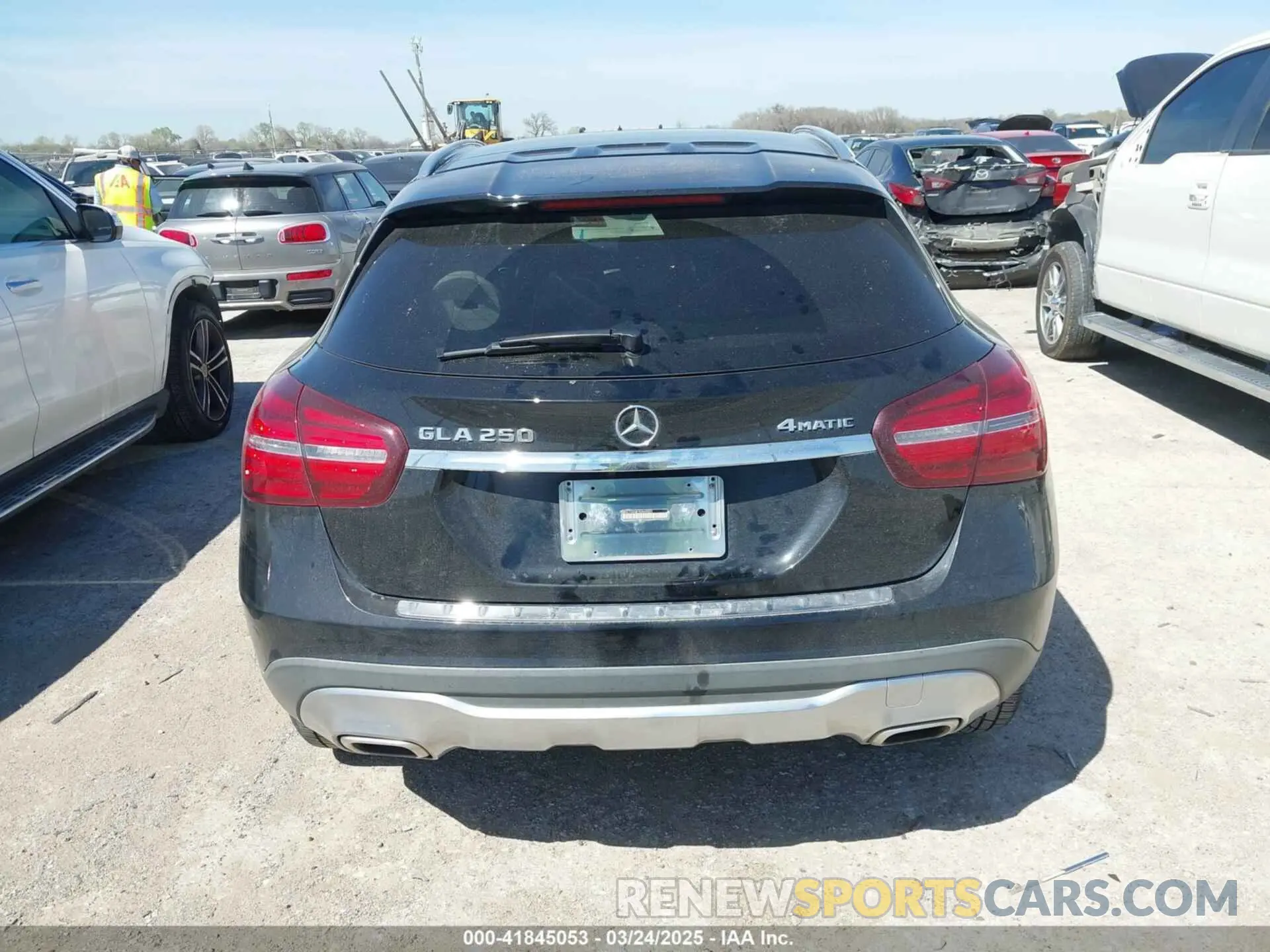 17 fotografías del automóvil dañado WDCTG4GB1KJ549320 MERCEDES-BENZ GLA 250 2019
