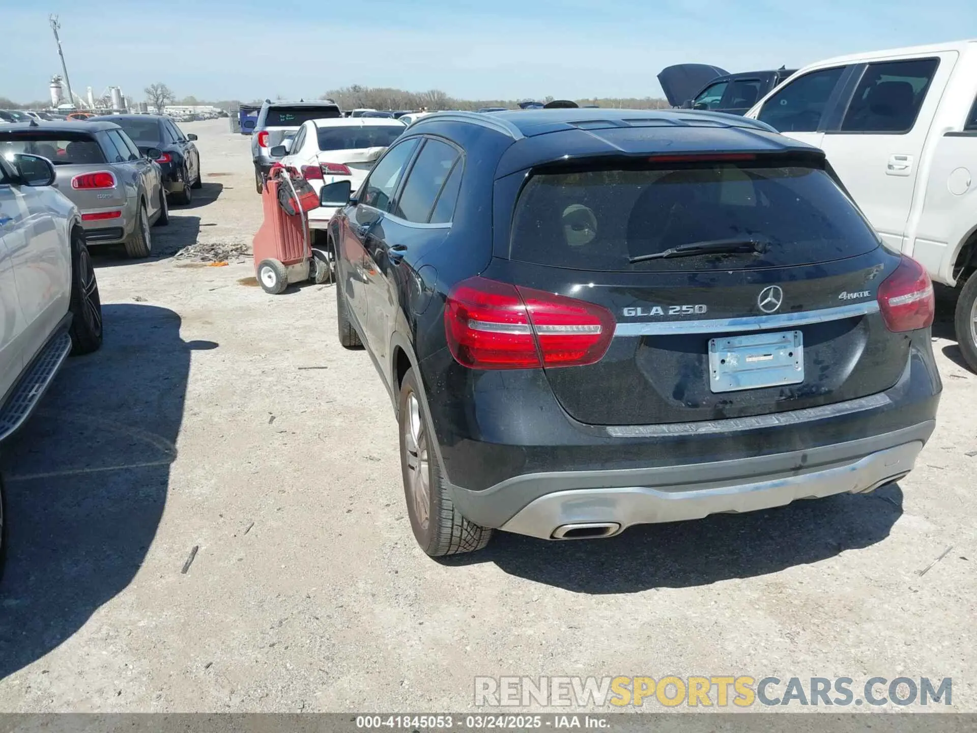 3 fotografías del automóvil dañado WDCTG4GB1KJ549320 MERCEDES-BENZ GLA 250 2019