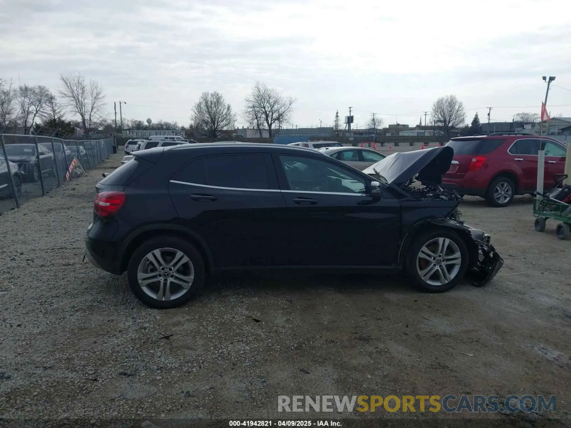 13 fotografías del automóvil dañado WDCTG4GB1KJ572127 MERCEDES-BENZ GLA 250 2019