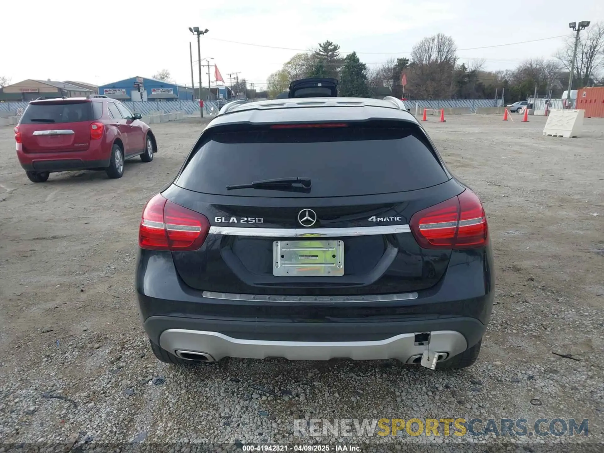 16 fotografías del automóvil dañado WDCTG4GB1KJ572127 MERCEDES-BENZ GLA 250 2019
