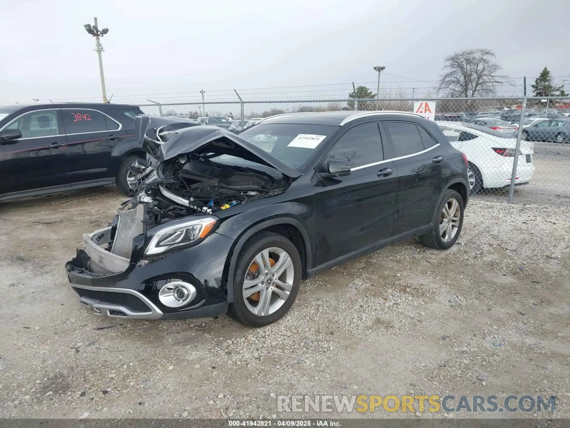 2 fotografías del automóvil dañado WDCTG4GB1KJ572127 MERCEDES-BENZ GLA 250 2019
