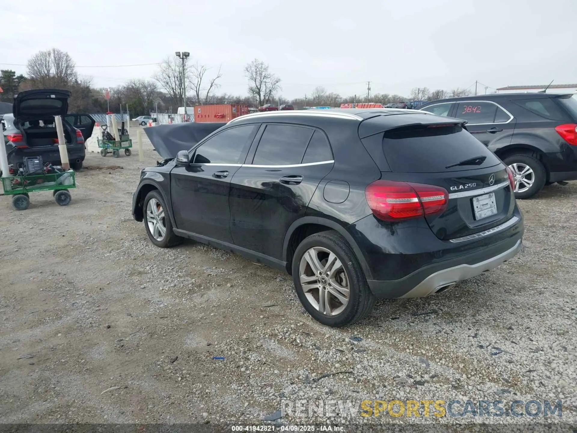 3 fotografías del automóvil dañado WDCTG4GB1KJ572127 MERCEDES-BENZ GLA 250 2019