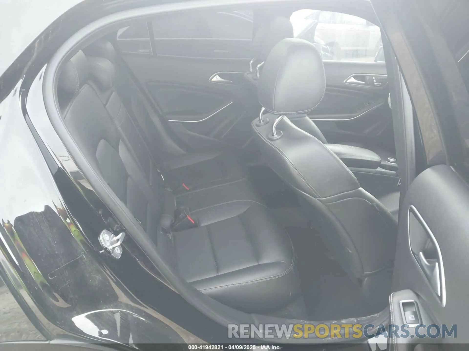 8 fotografías del automóvil dañado WDCTG4GB1KJ572127 MERCEDES-BENZ GLA 250 2019