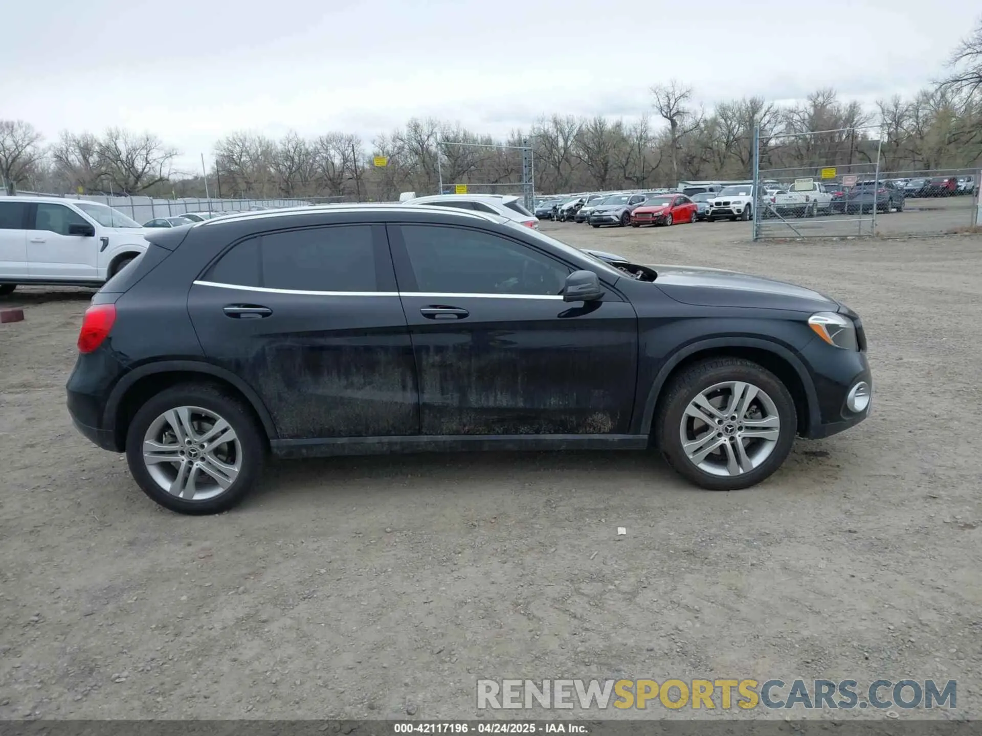 13 fotografías del automóvil dañado WDCTG4GB1KJ614201 MERCEDES-BENZ GLA 250 2019
