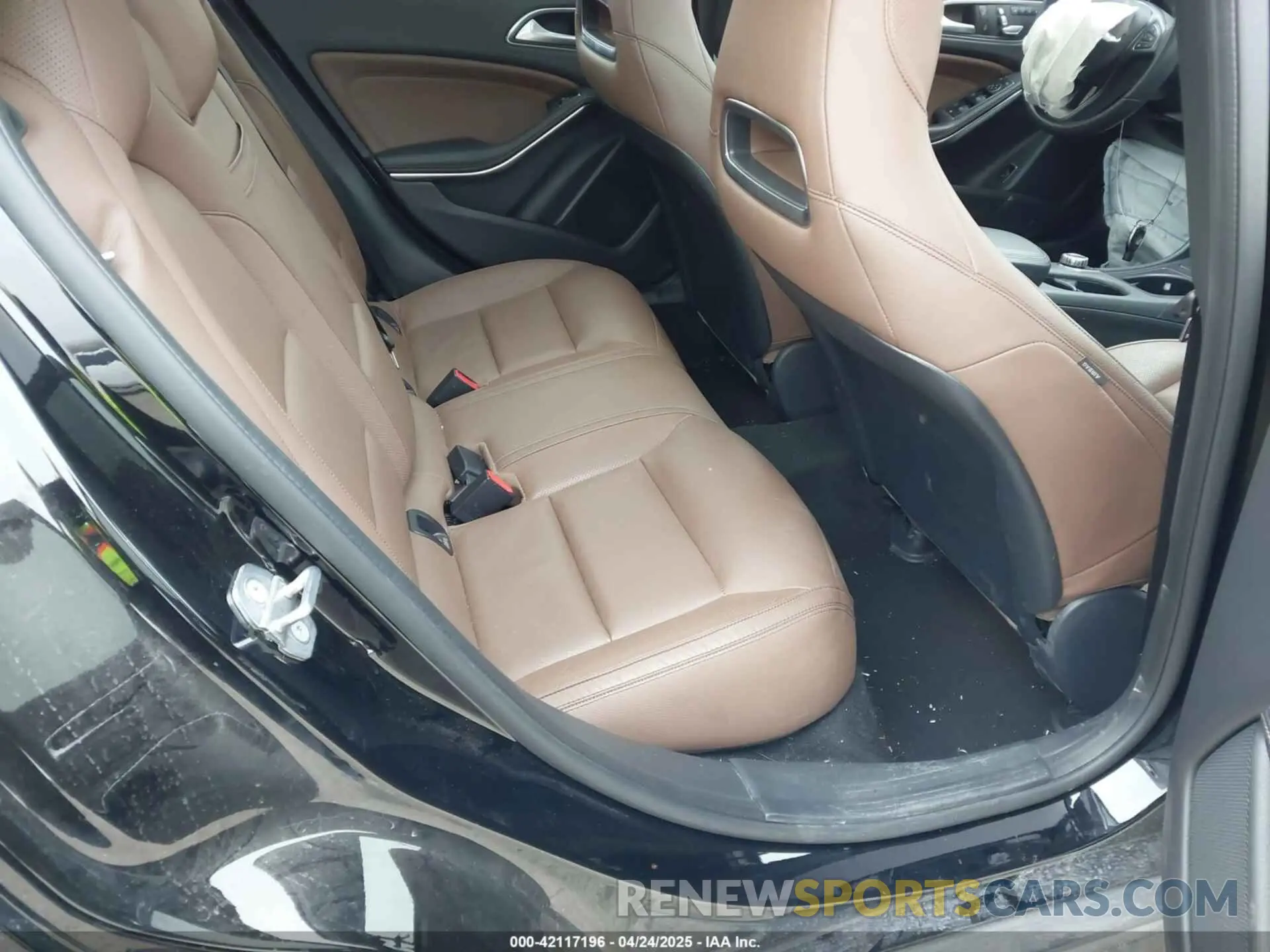 8 fotografías del automóvil dañado WDCTG4GB1KJ614201 MERCEDES-BENZ GLA 250 2019
