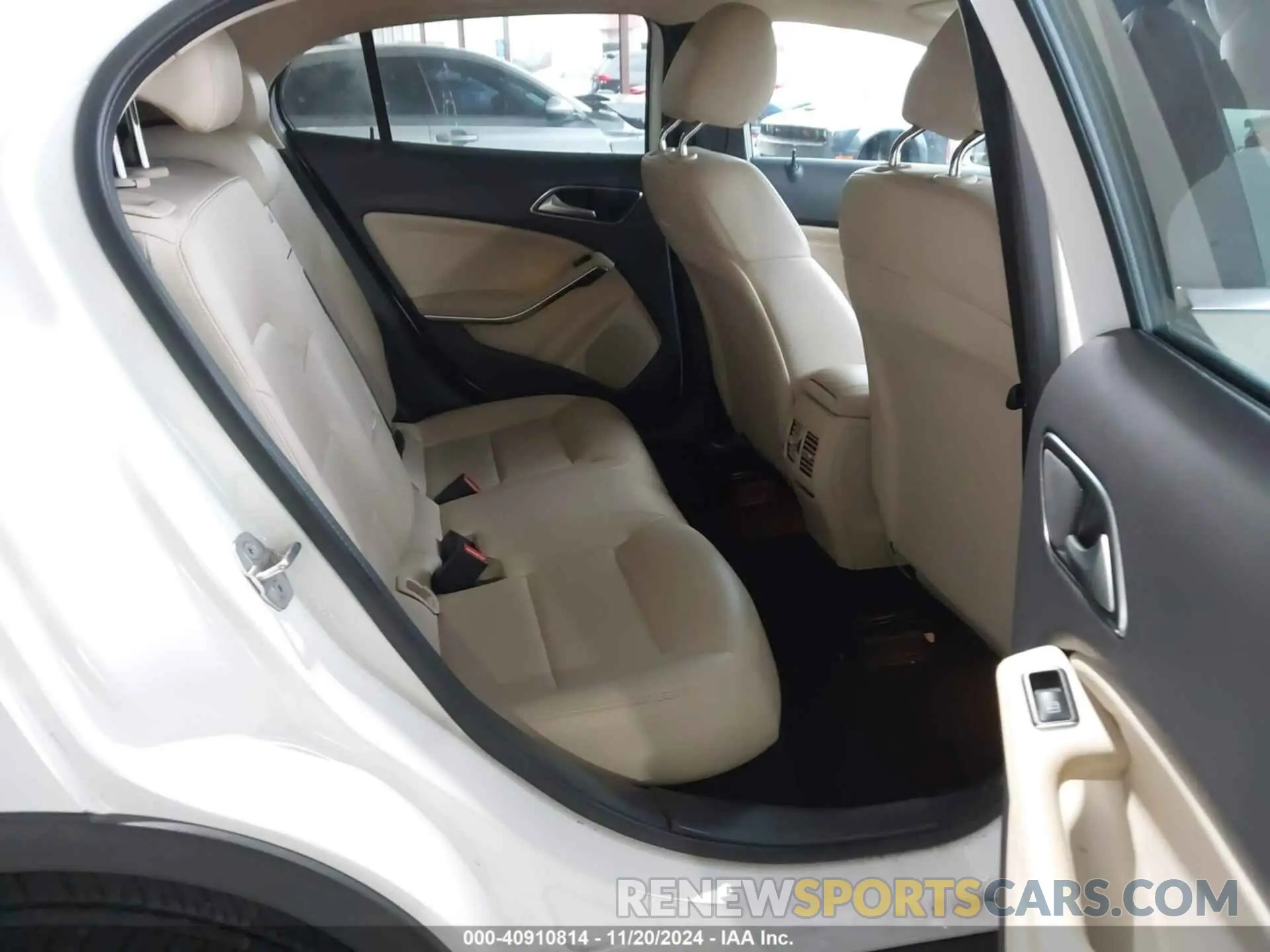 8 fotografías del automóvil dañado WDCTG4GB1KU020397 MERCEDES-BENZ GLA 250 2019
