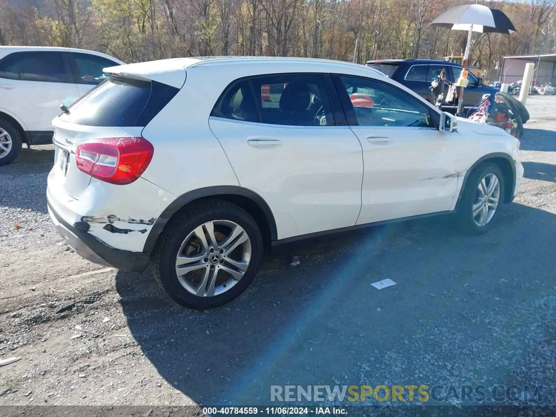 4 fotografías del automóvil dañado WDCTG4GB4KU007787 MERCEDES-BENZ GLA 250 2019