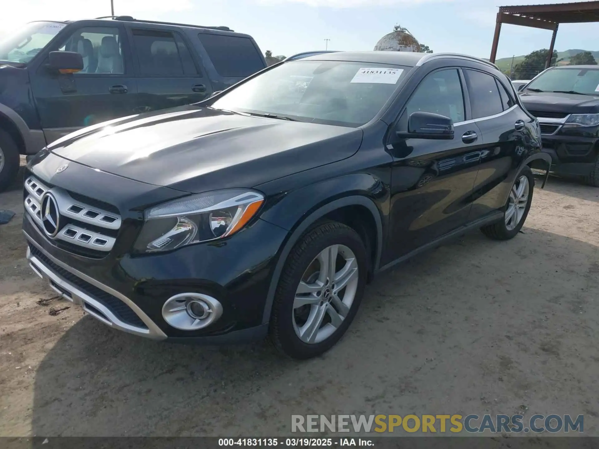 2 fotografías del automóvil dañado WDCTG4GB5KJ552169 MERCEDES-BENZ GLA 250 2019