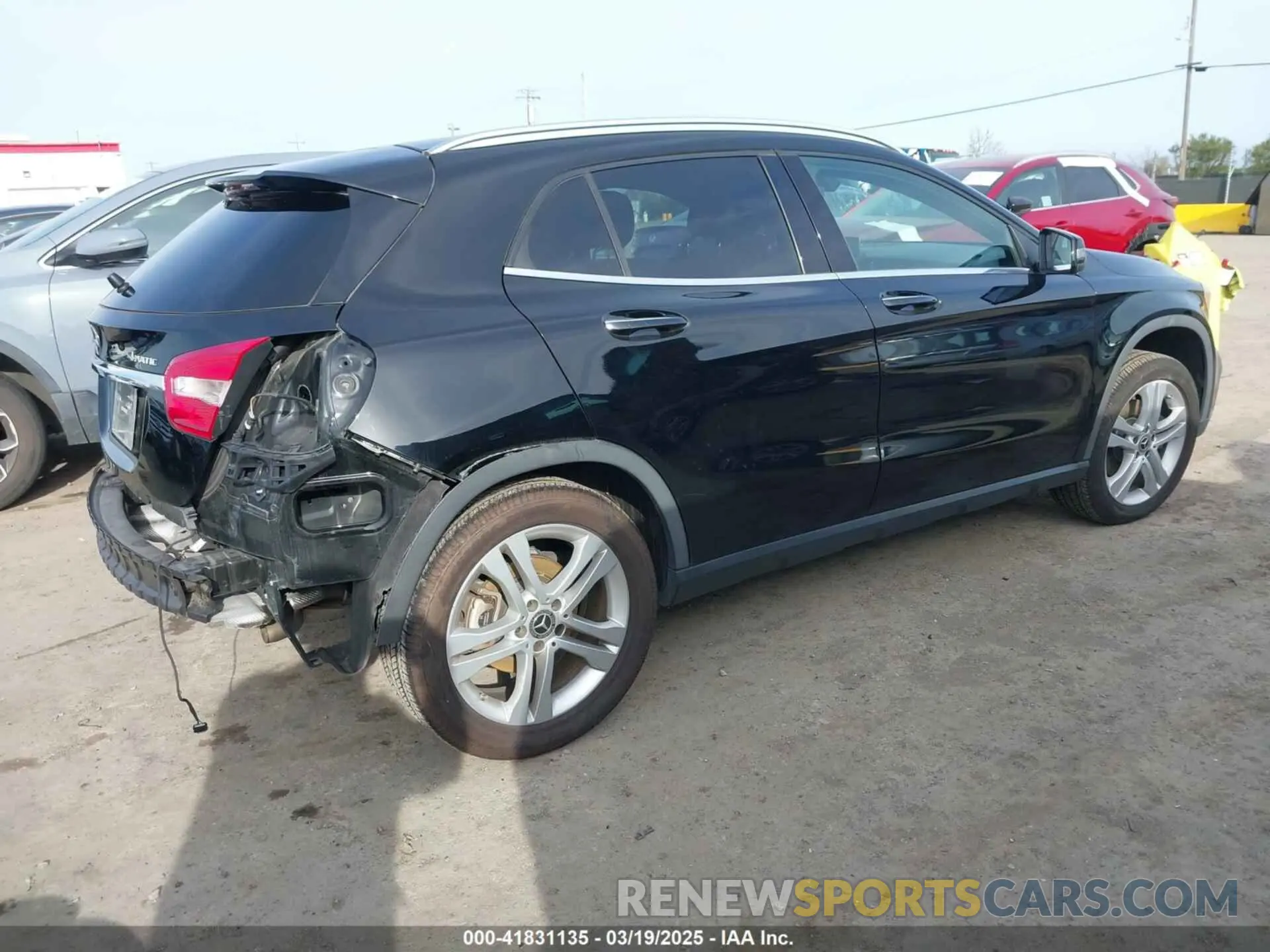 4 fotografías del automóvil dañado WDCTG4GB5KJ552169 MERCEDES-BENZ GLA 250 2019