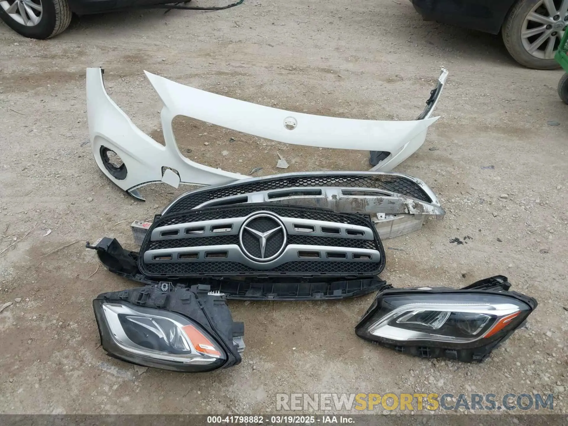 12 fotografías del automóvil dañado WDCTG4GB5KU019088 MERCEDES-BENZ GLA 250 2019