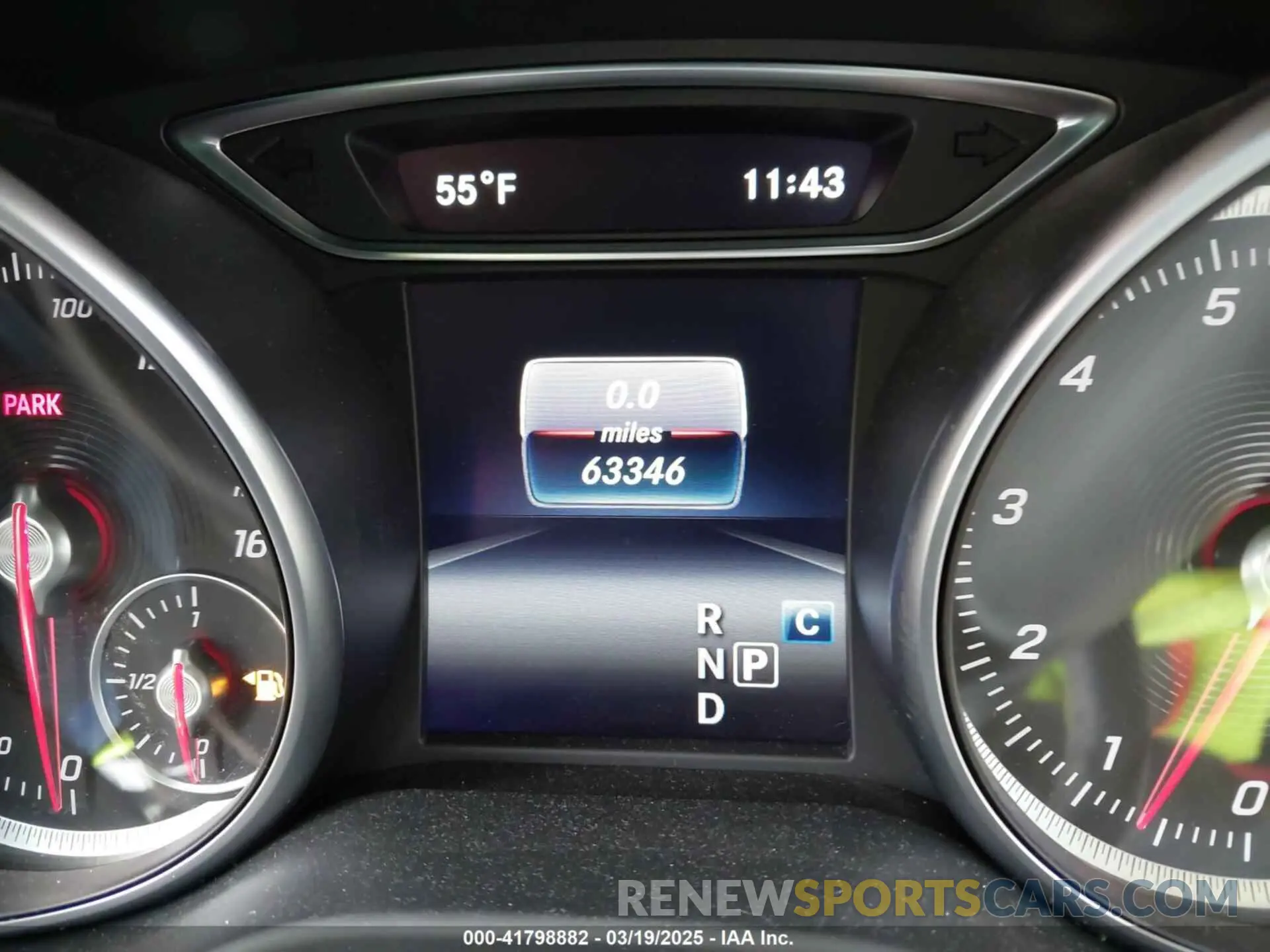 16 fotografías del automóvil dañado WDCTG4GB5KU019088 MERCEDES-BENZ GLA 250 2019