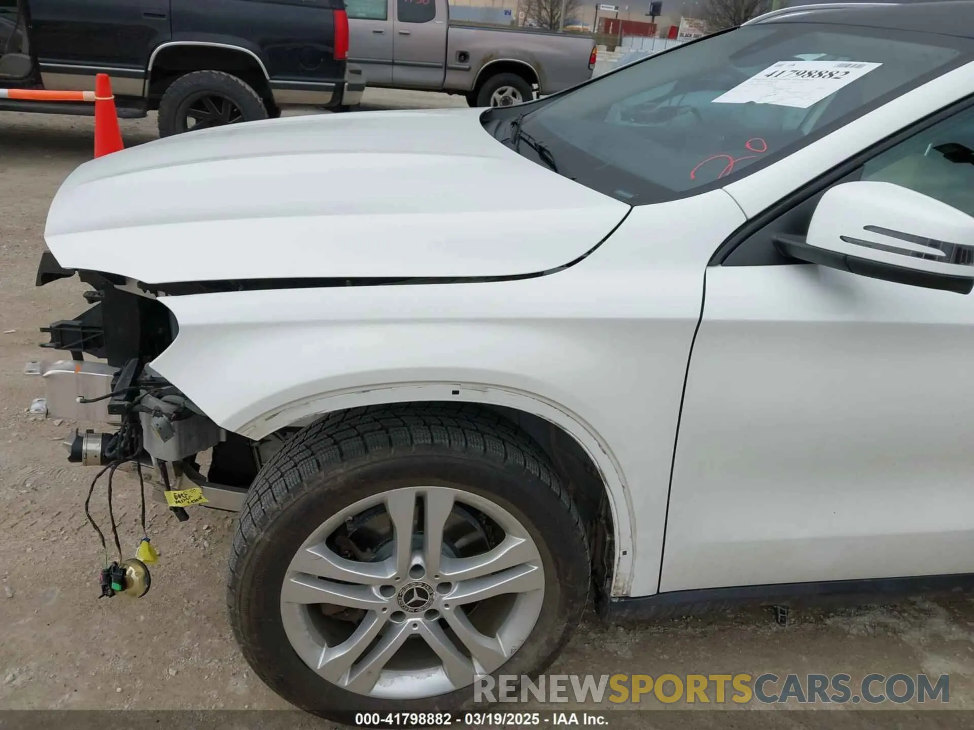 19 fotografías del automóvil dañado WDCTG4GB5KU019088 MERCEDES-BENZ GLA 250 2019